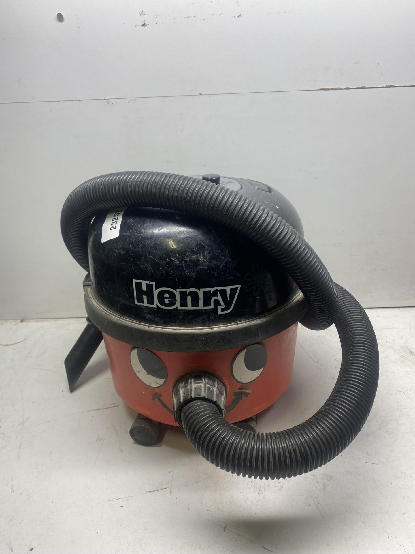 2 x Henry Commercial Corded Vacuum Cleaners - Image 2 of 9