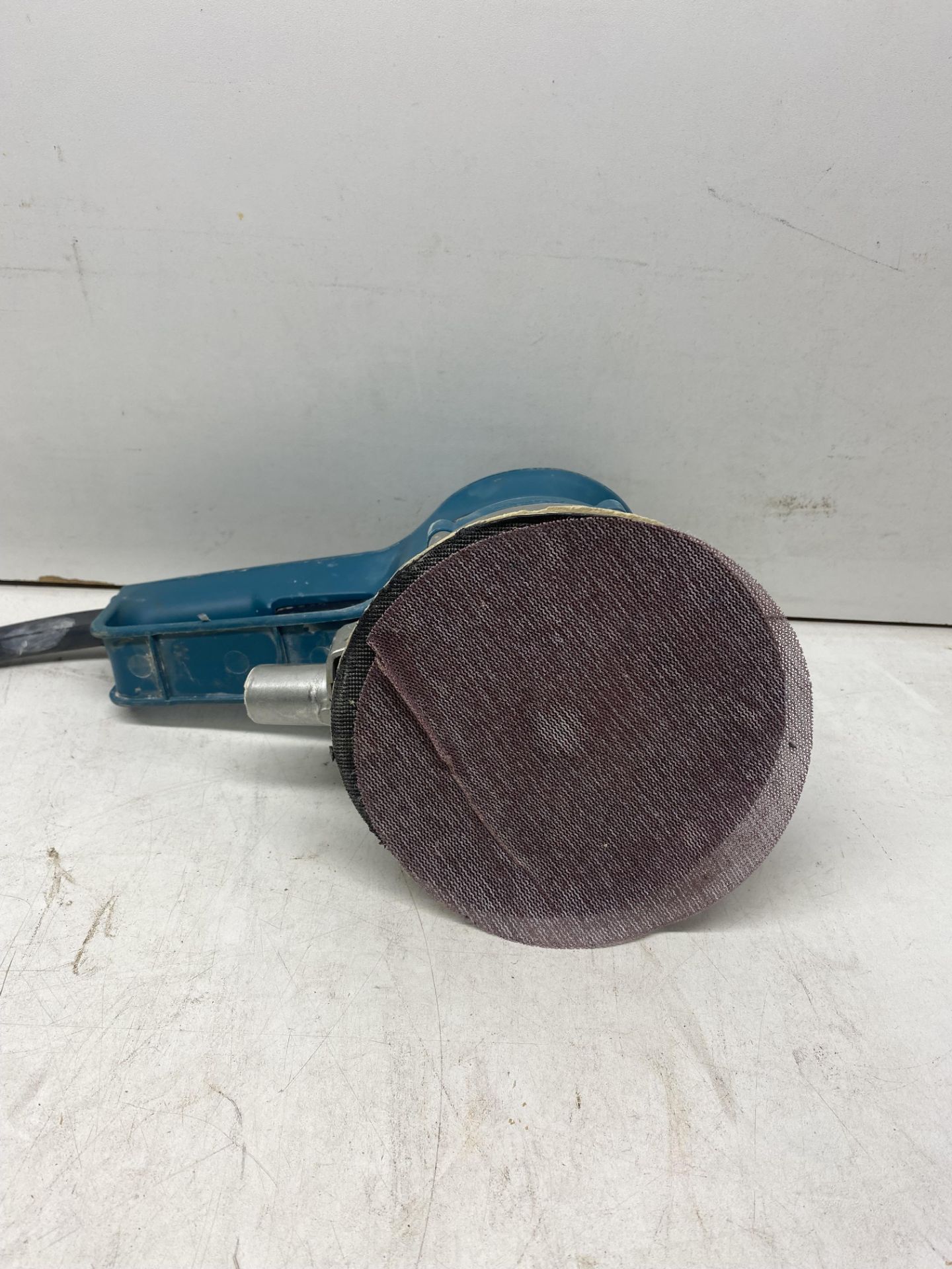 MAKITA BO6030 150MM ELECTRIC RANDOM ORBIT SANDER - Image 6 of 10