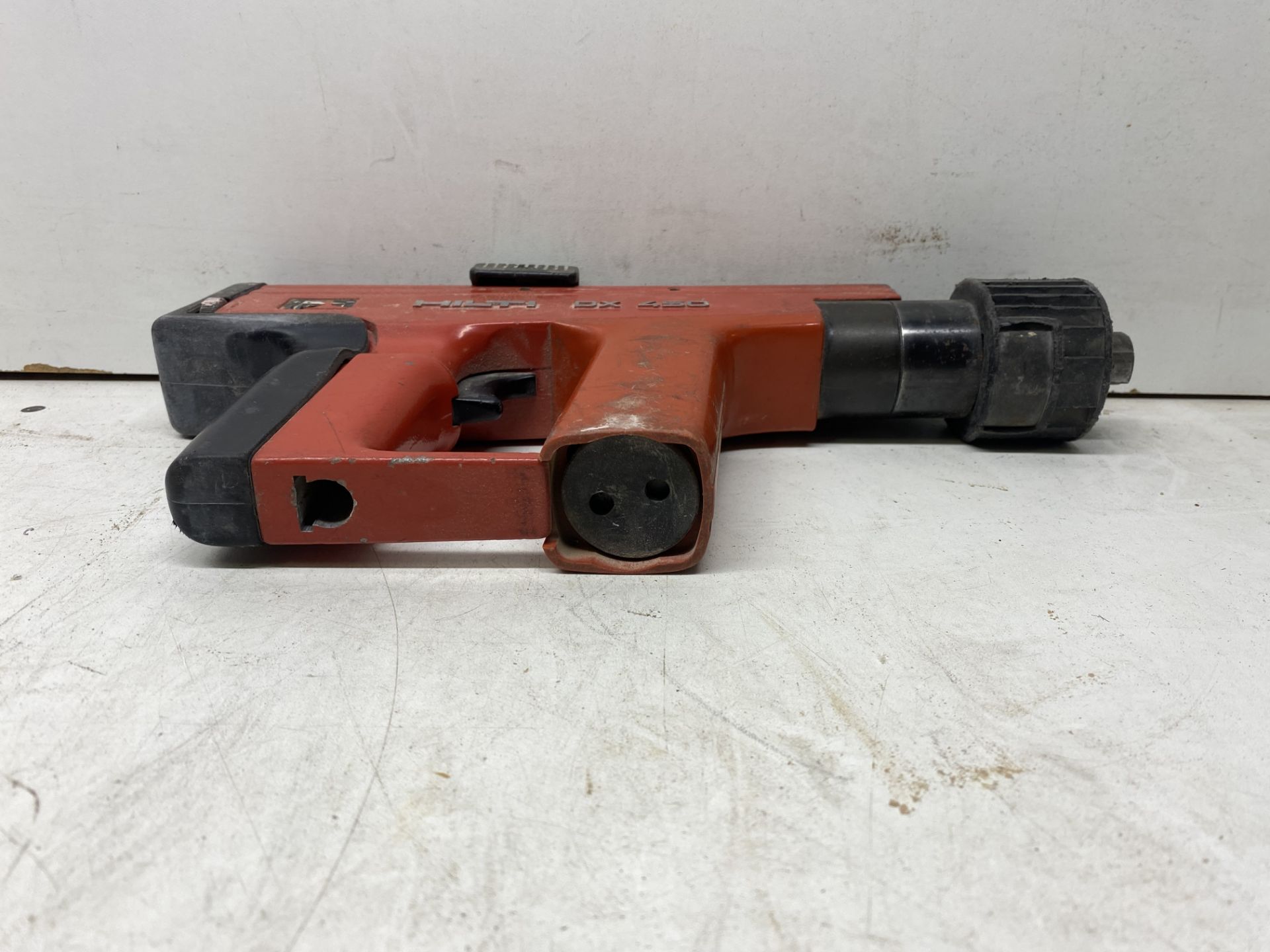 Hilti Dx450 Cordless Power Actuated Nail Gun - Image 6 of 9