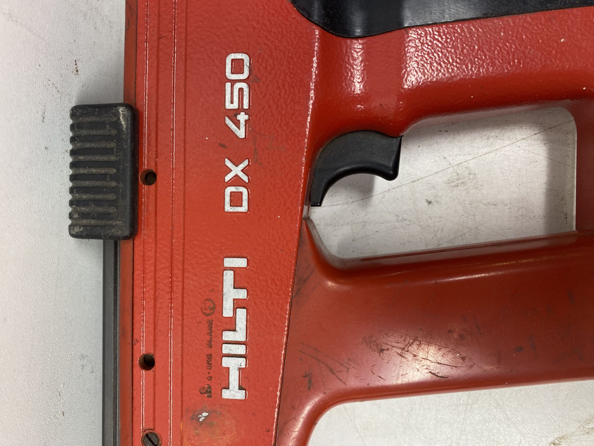 Hilti Dx450 Cordless Power Actuated Nail Gun - Image 9 of 11