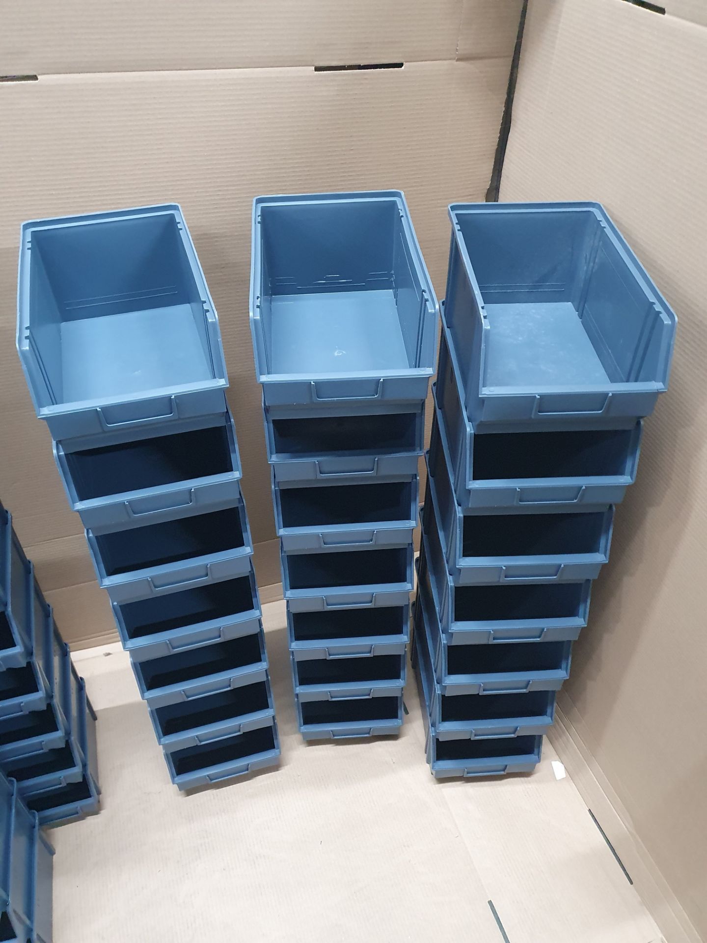 63 x Grey Stackable Tote Boxes - Image 5 of 6