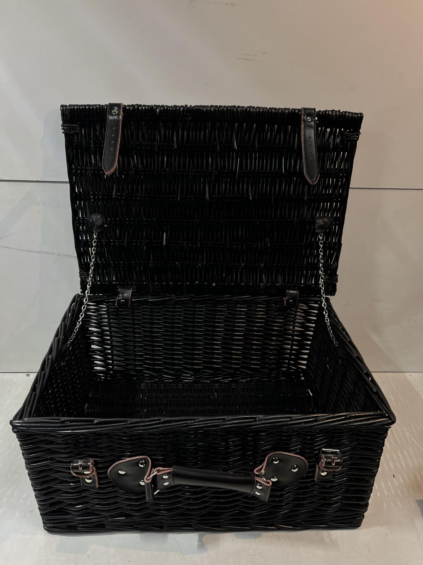 Pallet of Medium Black Gift Wicker Baskets - Image 2 of 5