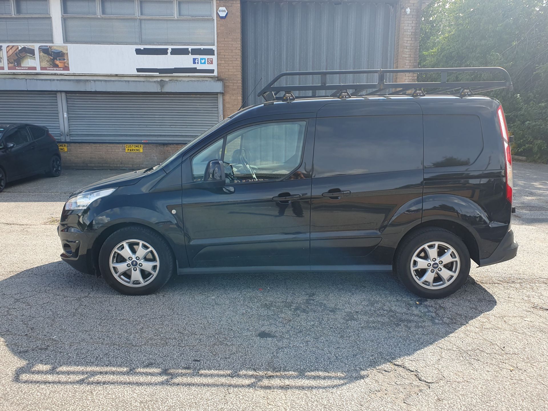 Ford Transit Connect 200 Limited | KO18 HXU | Mileage: 80,876 - Image 4 of 17