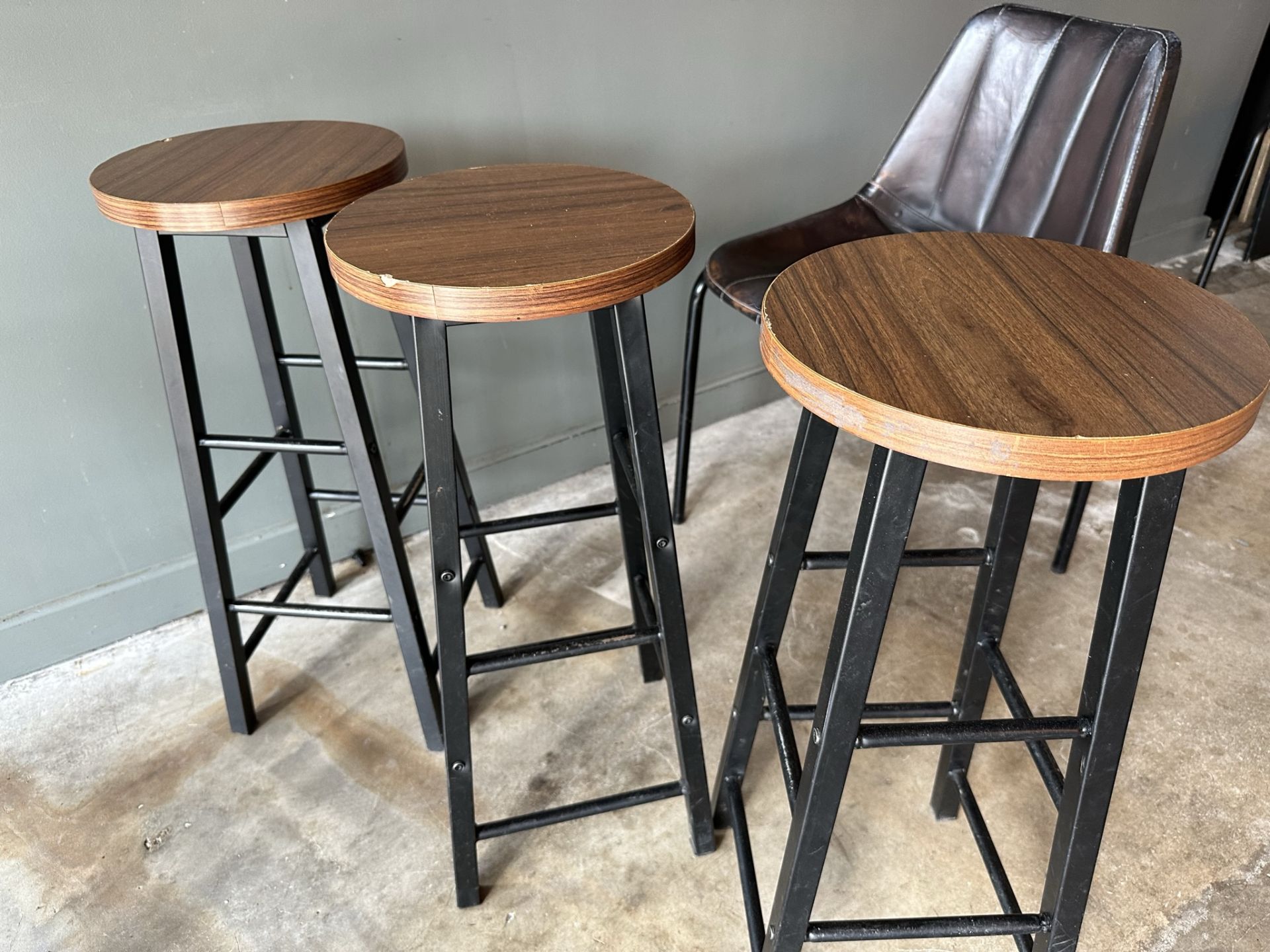 High Wooden Table With Stools With 3 Stools - Image 4 of 4