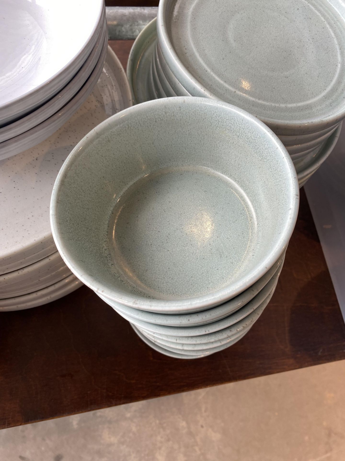 Quantity Of Various Plates & Bowls As Seen In Photos - Bild 11 aus 16
