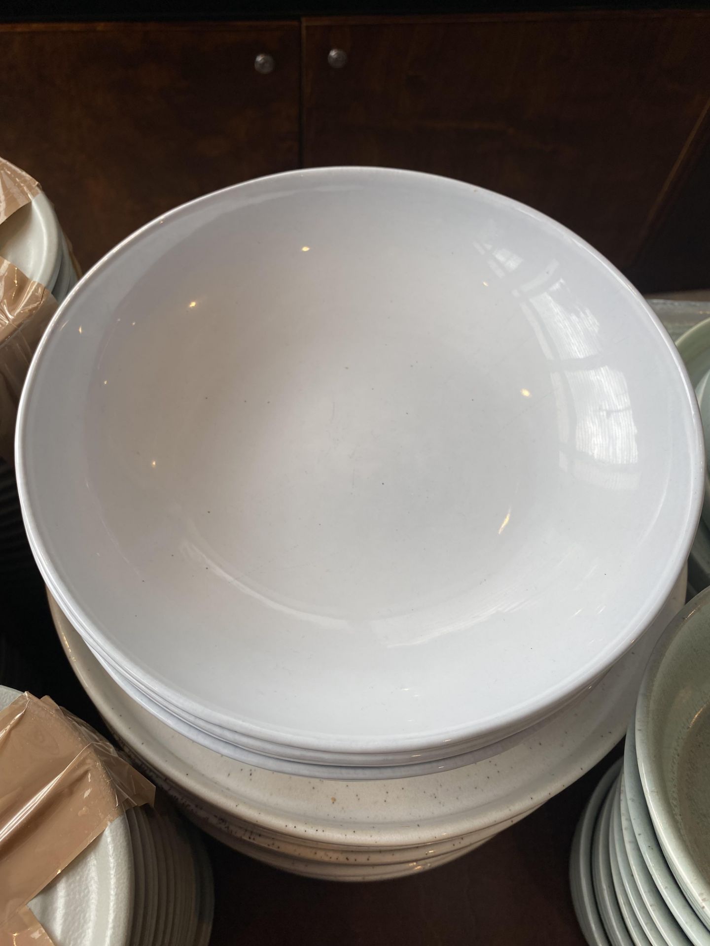 Quantity Of Various Plates & Bowls As Seen In Photos - Bild 8 aus 16