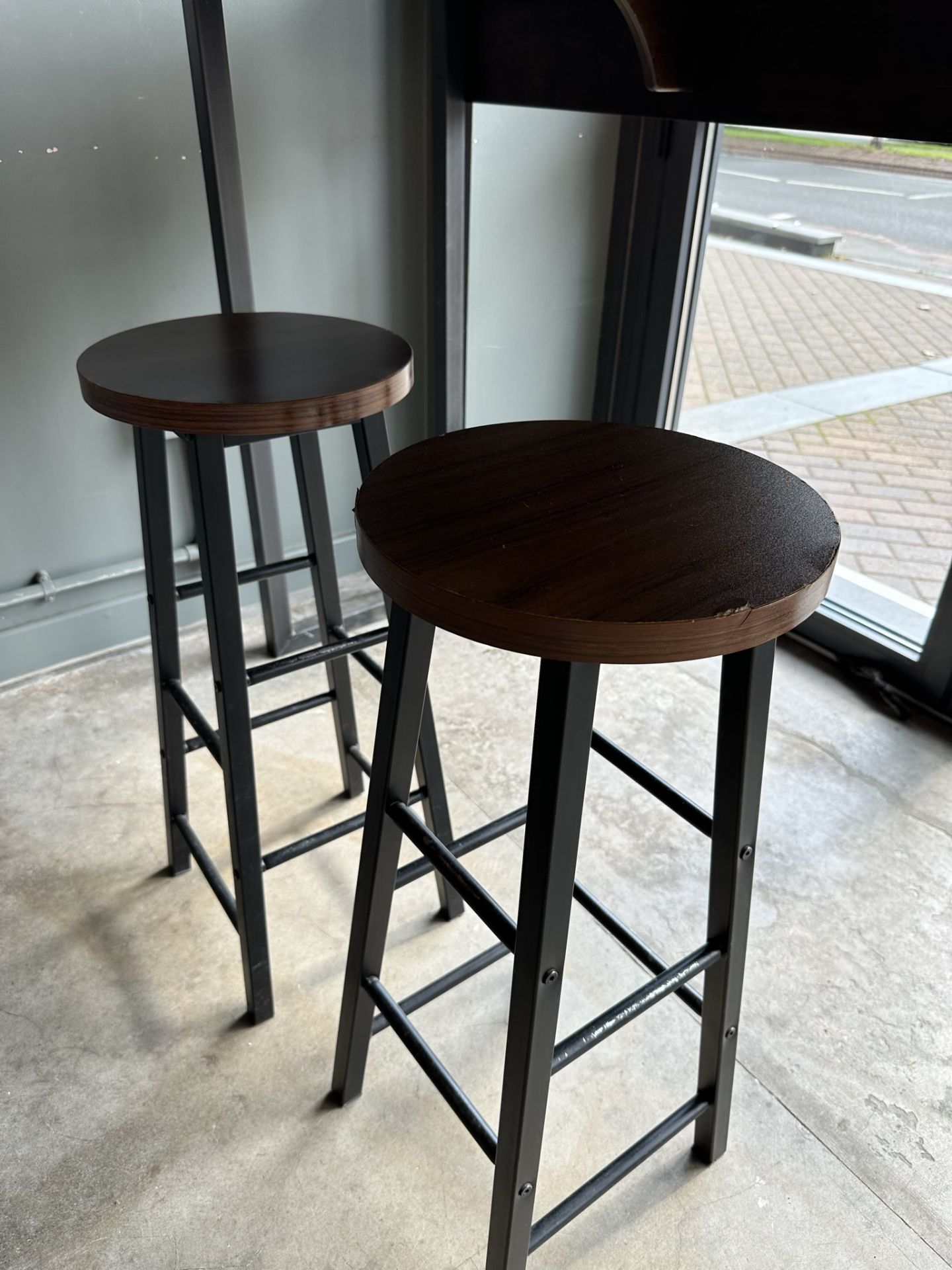 High Wooden Table With Stools With 2 Stools - Image 3 of 4