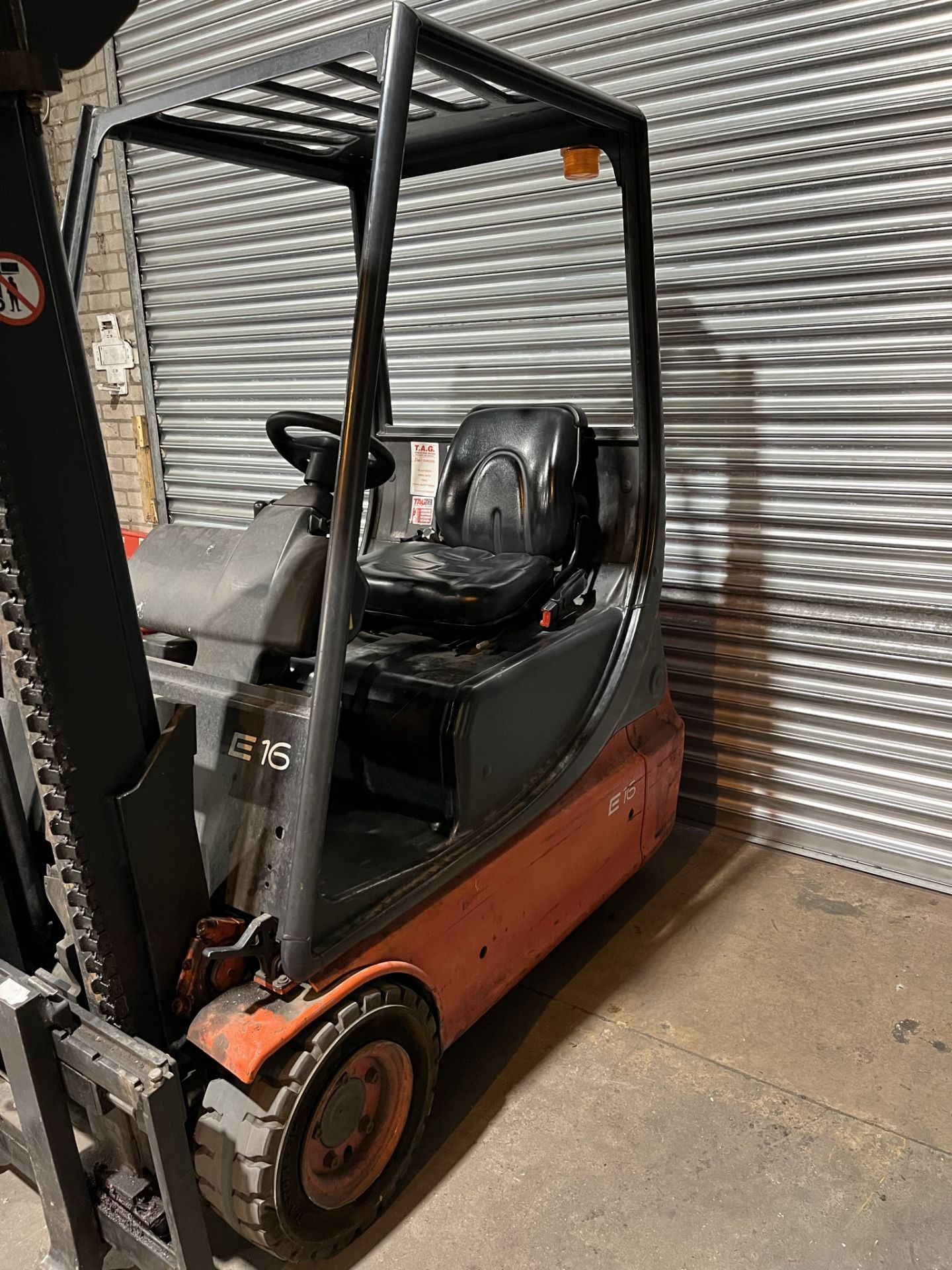 Linde E16C Electric Forklift Truck W/ Charger - Image 9 of 34