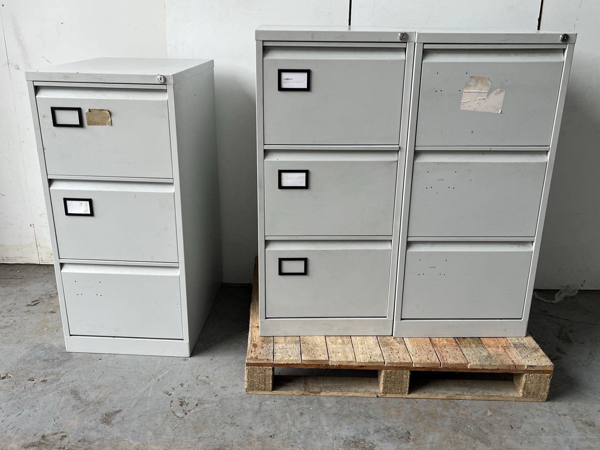 3 x Unbranded Metal 3 Drawer Filing Cabinets *Missing Keys*