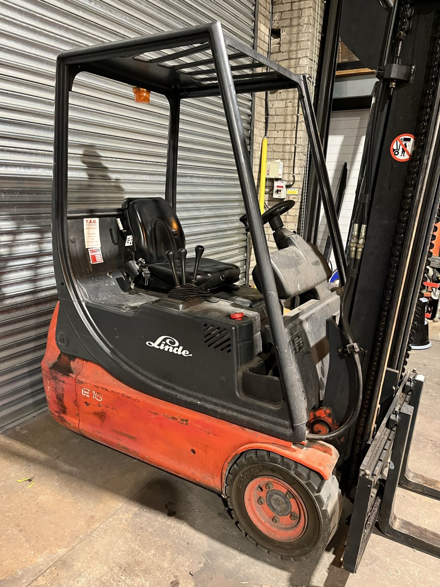 Linde E16C Electric Forklift Truck W/ Charger - Image 5 of 34