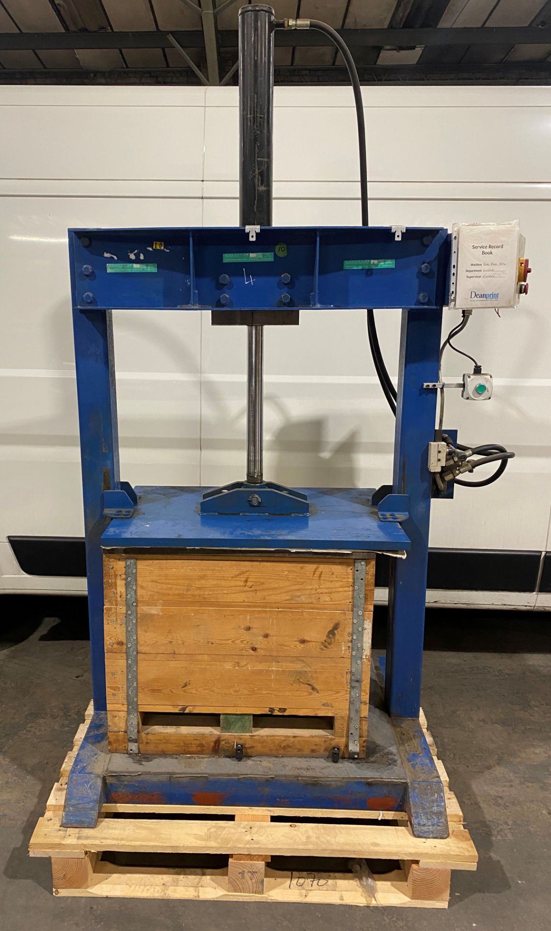 Hydraulic book press