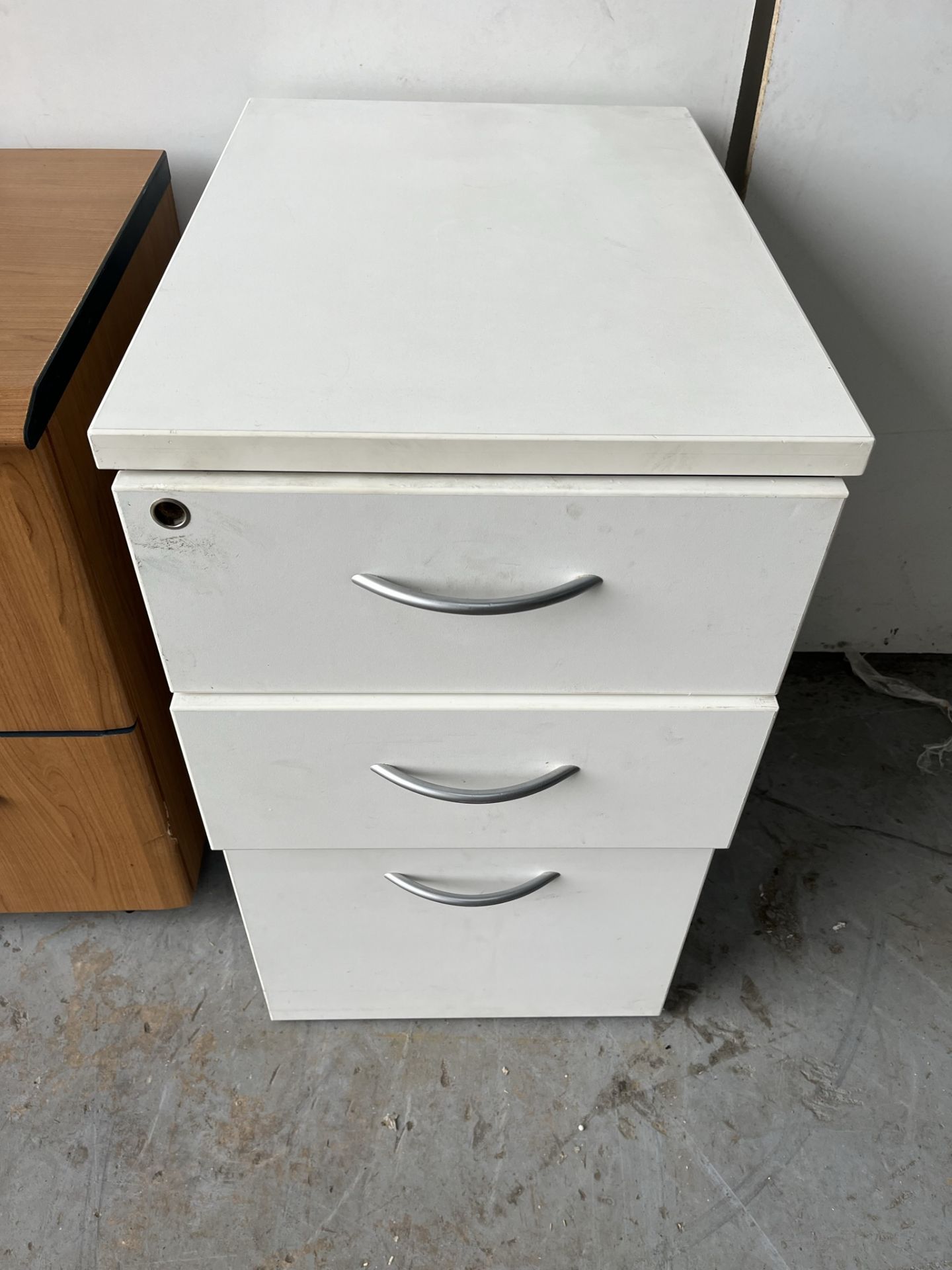 Mixed Lot Of Office Furniture *As Pictured* - Bild 15 aus 16