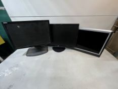 15 x Various Sized Computer Monitors *As Pictured*