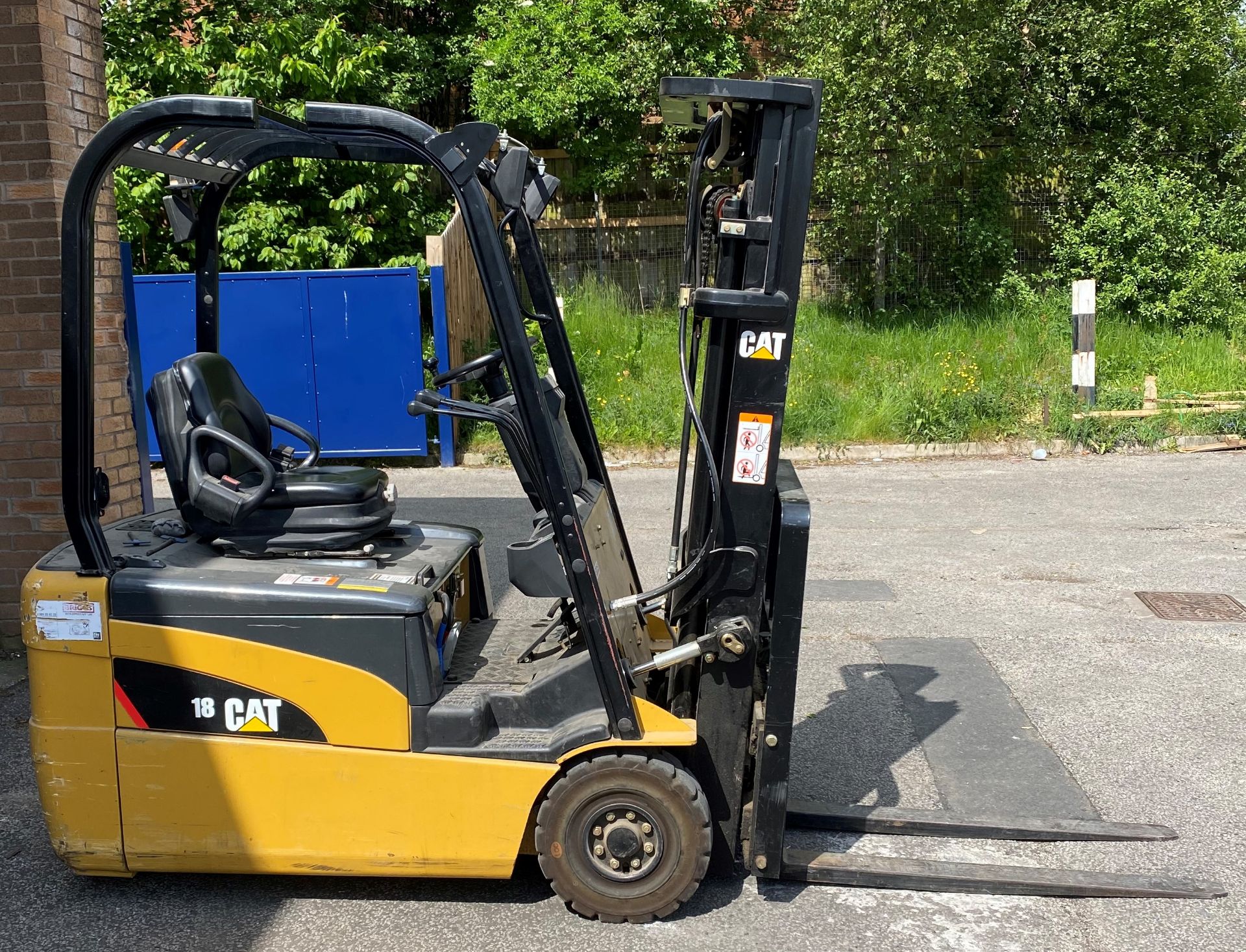 Caterpillar CAT EP18NT Electric Forklift Truck W/ Charger - Image 2 of 46