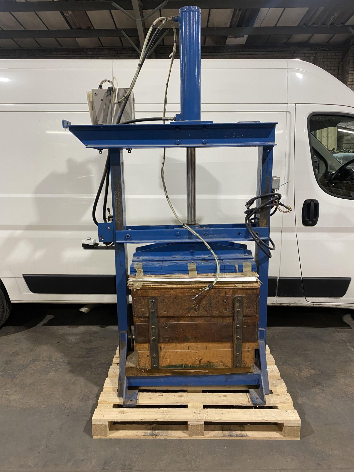 Hydraulic book press