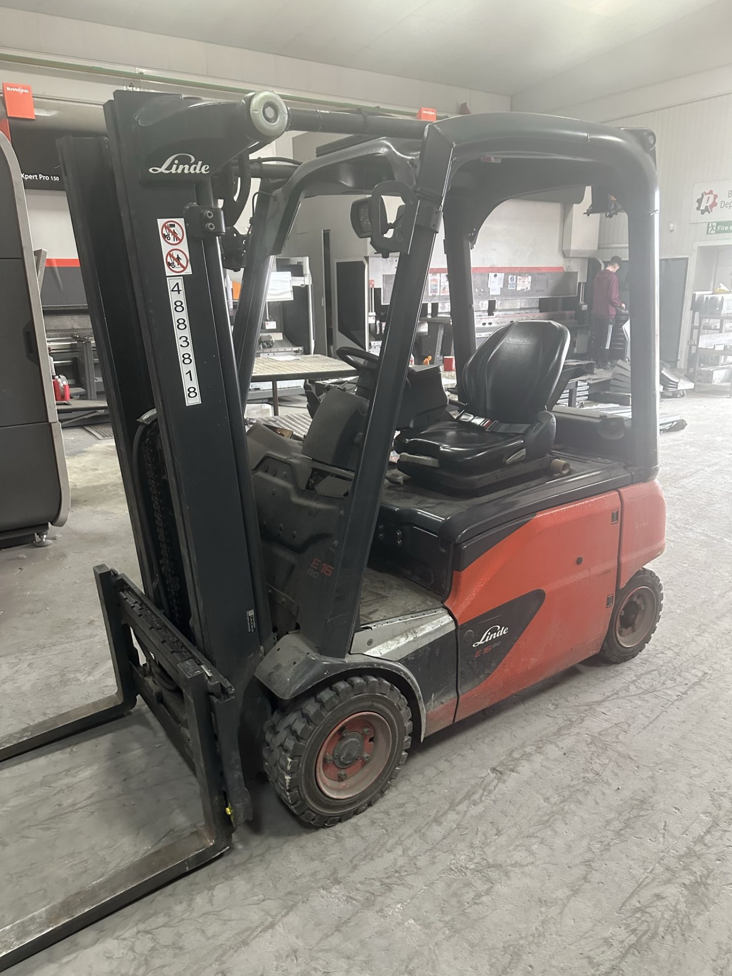 Linde Four Wheel Electric Counterbalance Truck | 1.6 Tonne | Model MH E16P