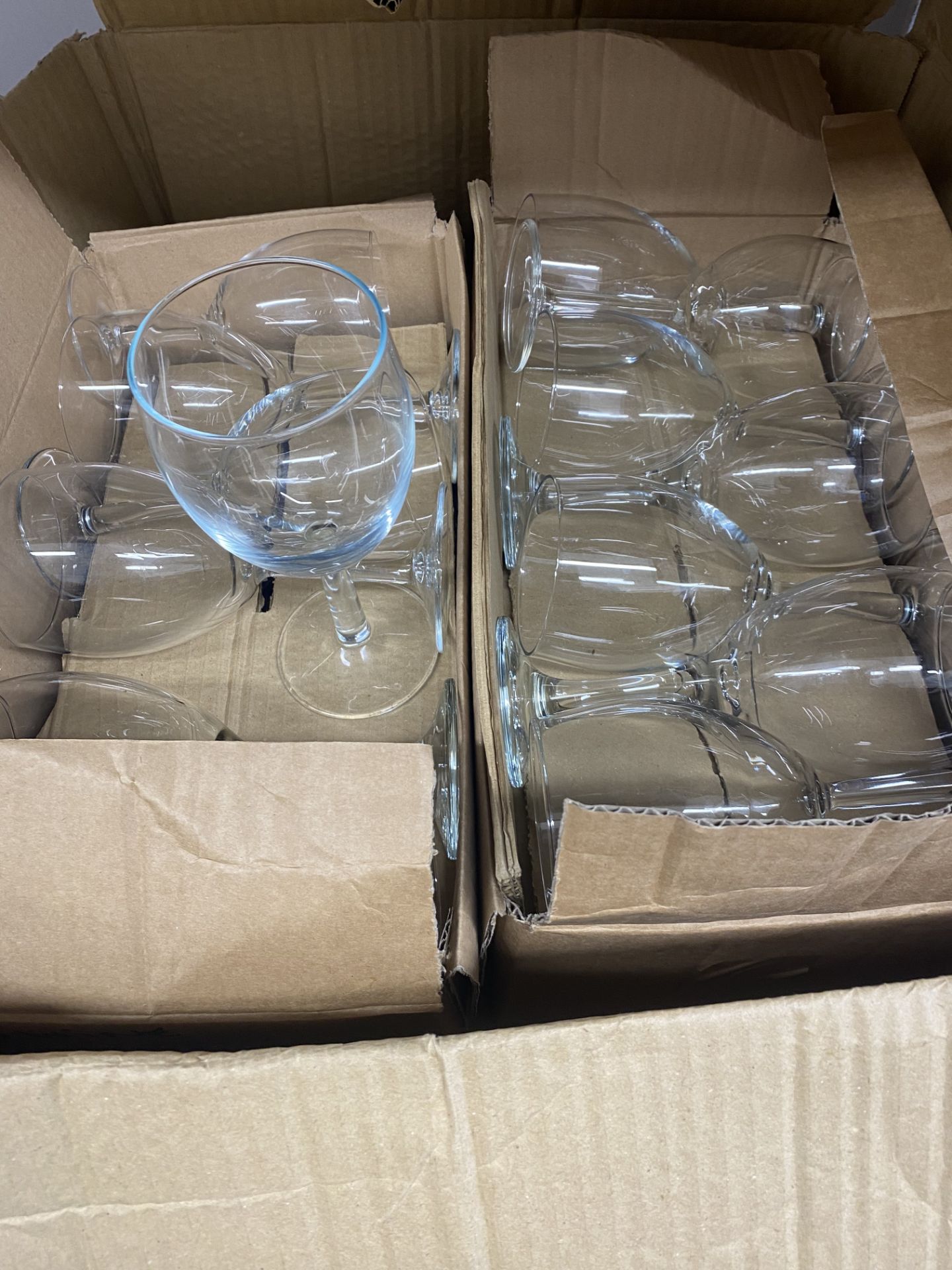 28 x Wine Glasses