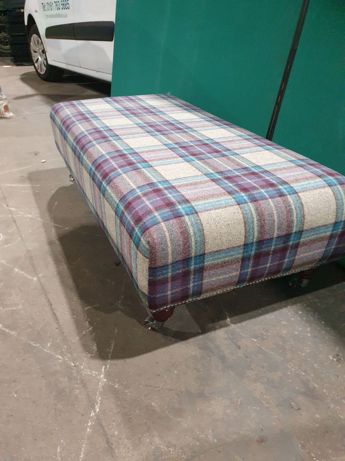 100% British Wool Tartan Footstool - Image 3 of 5