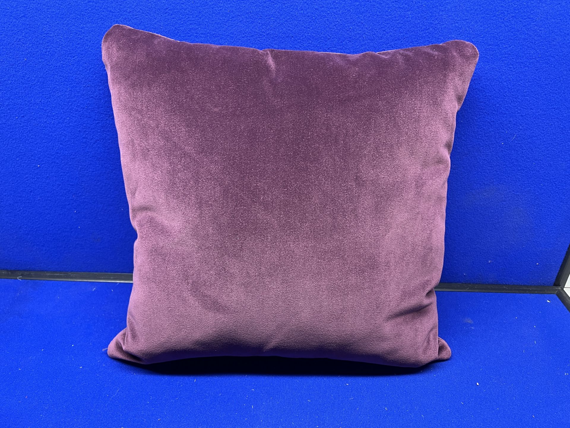 7 x Various Sized Cushions - As Pictured - Bild 6 aus 7