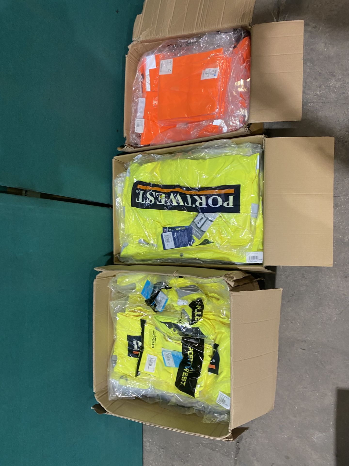 Large Quantity of Various Hi-Vis Workwear - Image 12 of 37