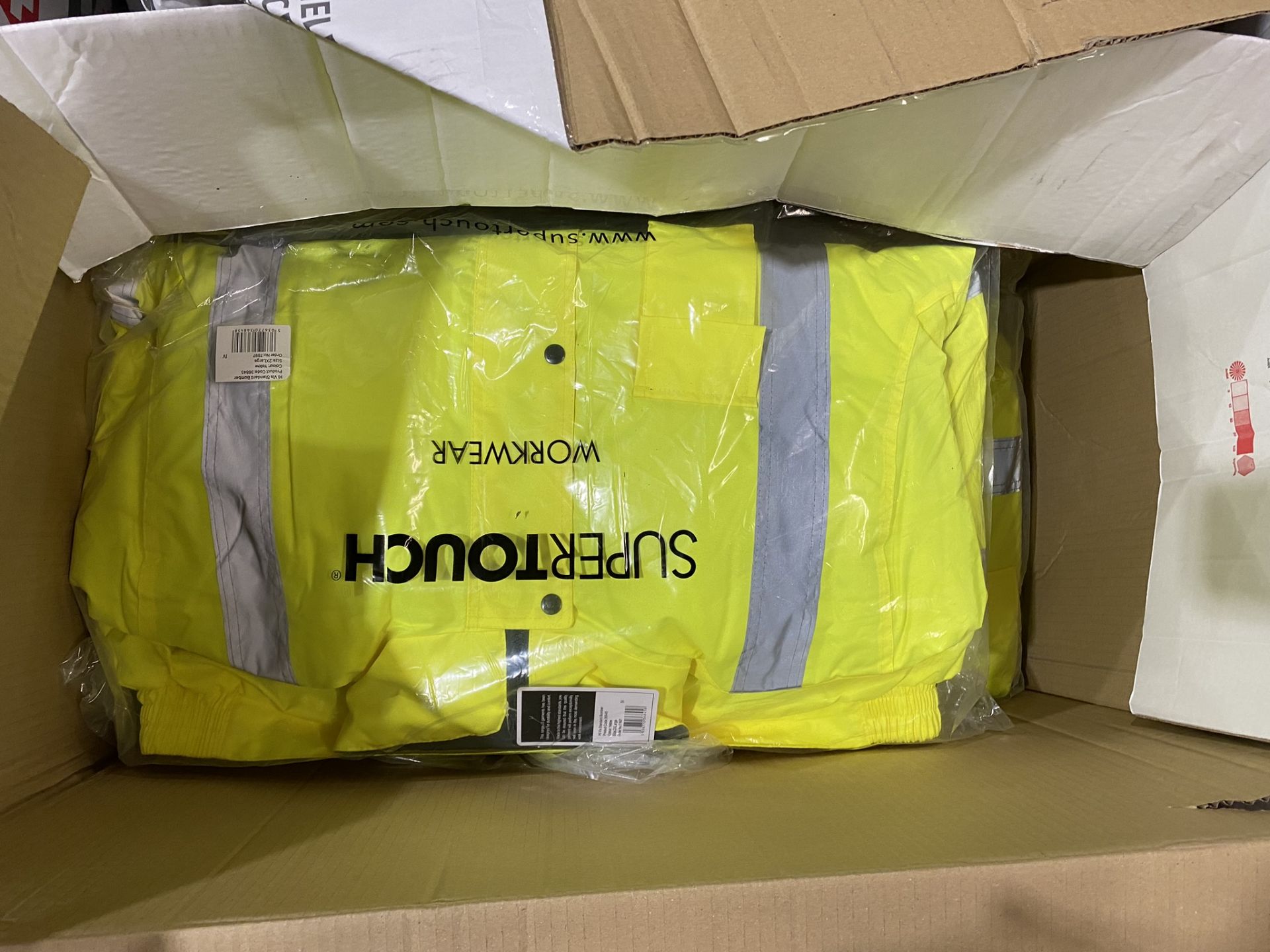 7 x Boxes Various Hi-Vis Workwear - Incl. Jackets, Vests, T-Shirts, Trousers - Image 16 of 18