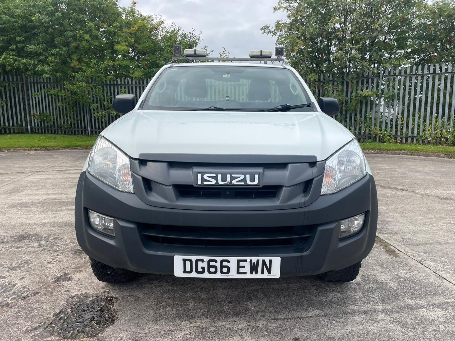 Isuzu D-Max 2.5TD Single Cab 4x4 Pick-up Truck | DG66 EWN | 171,009 Miles | LOCATED IN WIGAN - Image 2 of 15