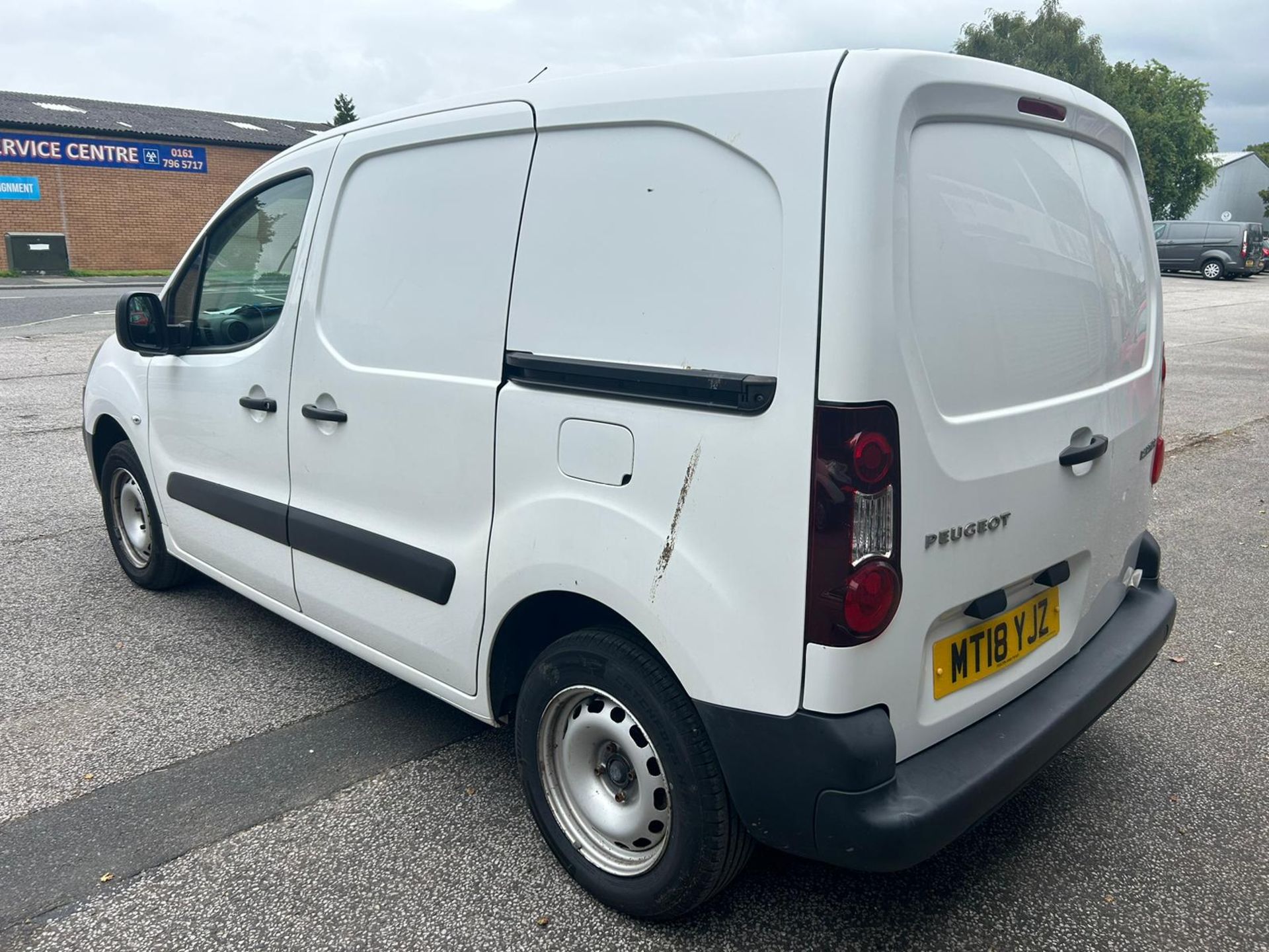 Peugeot Partner SE L1 Blue HDI Panel Van | Reg: MT18 YJZ | Mileage: 71,311 - Image 7 of 13