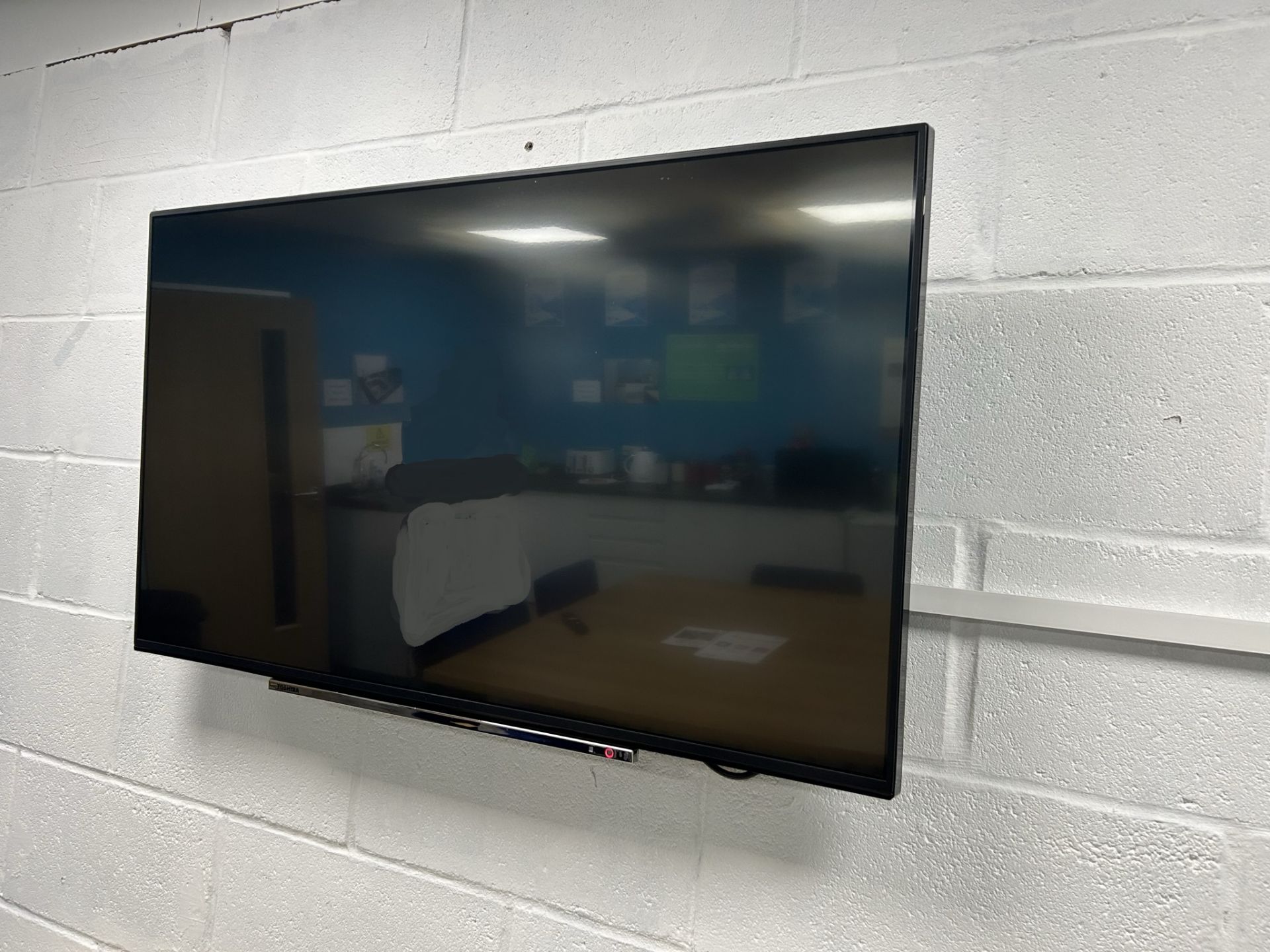 Toshiba 42" Wall Mounted Television - Image 2 of 2