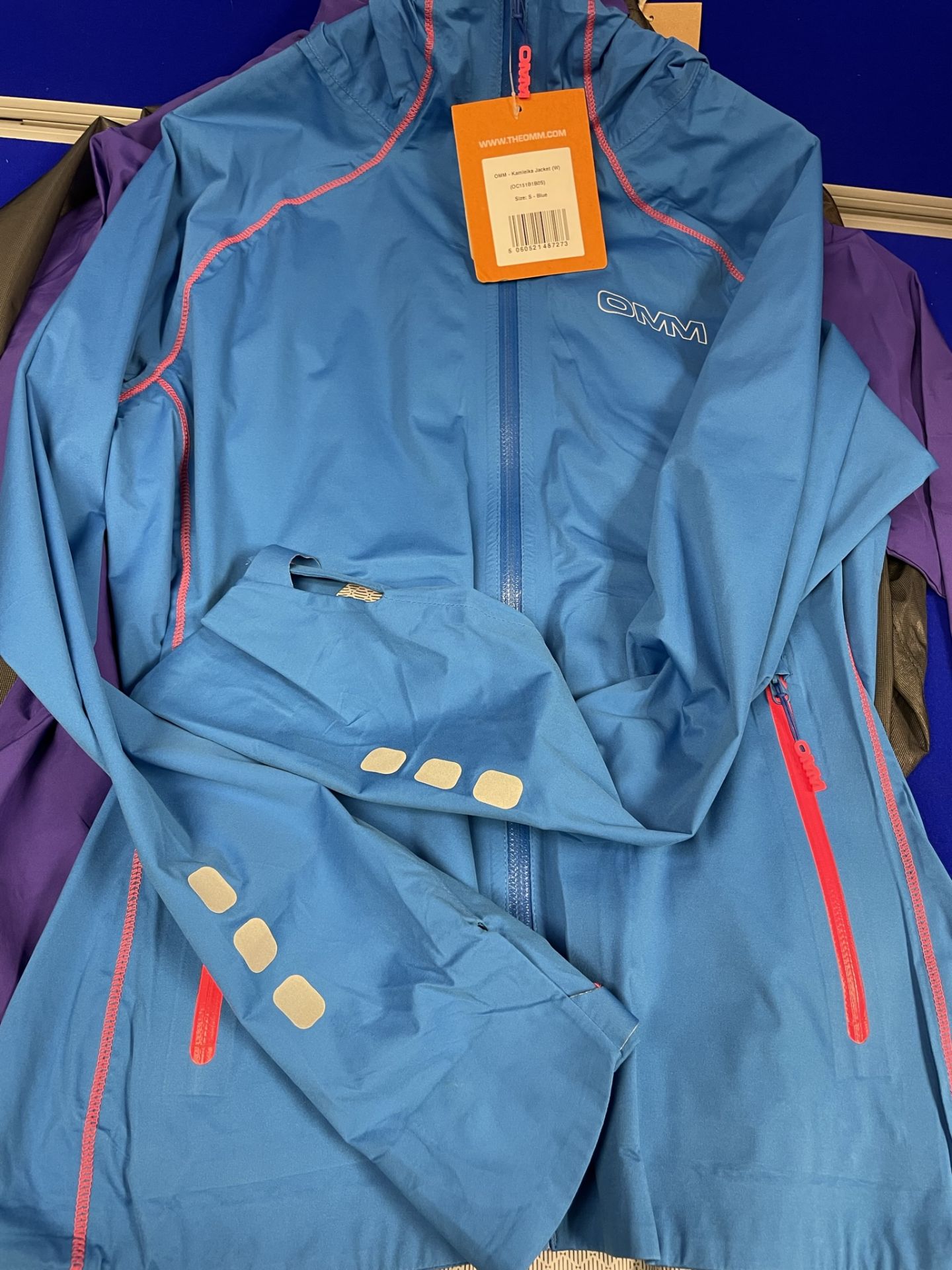 3 x Sports Jackets - Image 8 of 9