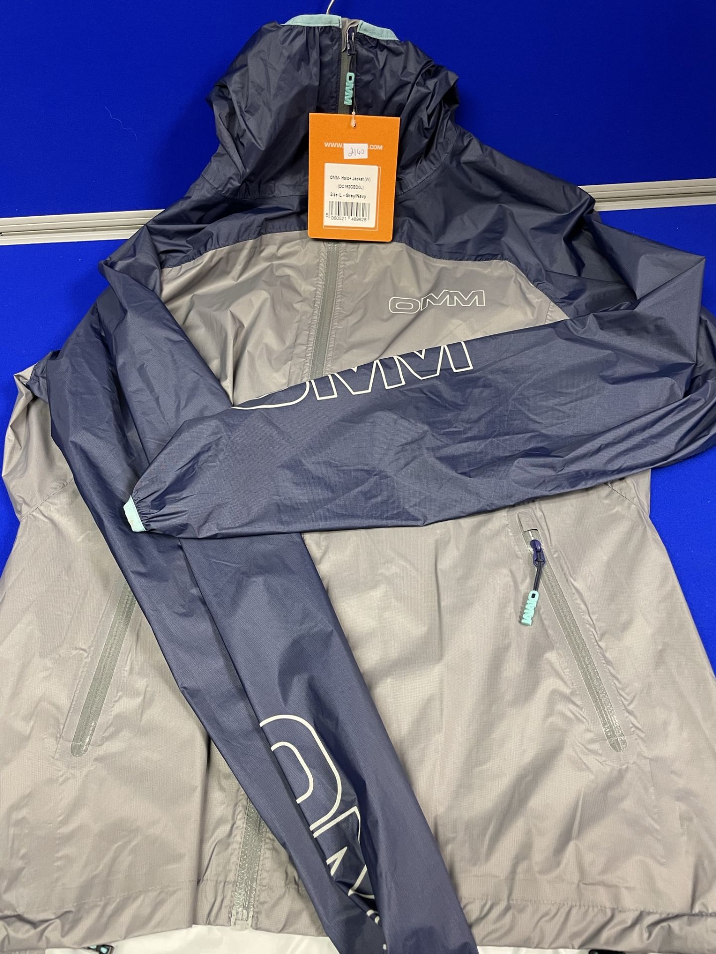 2 x OMM Sports Jackets | Total RRP £280 - Image 5 of 6