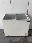 Polar CM433 200 Ltr White Display Chest Freezer With Glass Lid