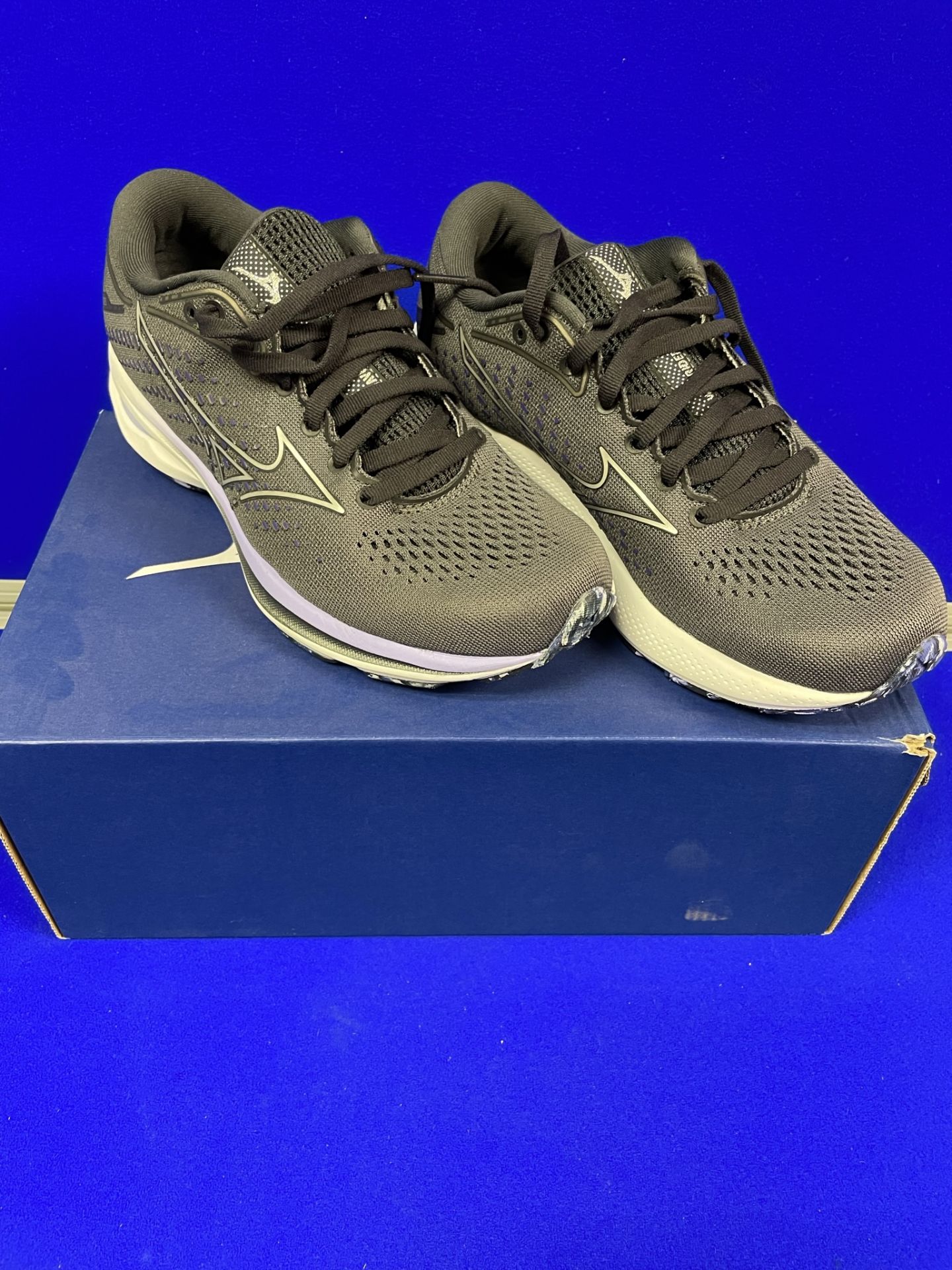 Mizuno Women's Running Shoes | UK 3 - Image 2 of 4