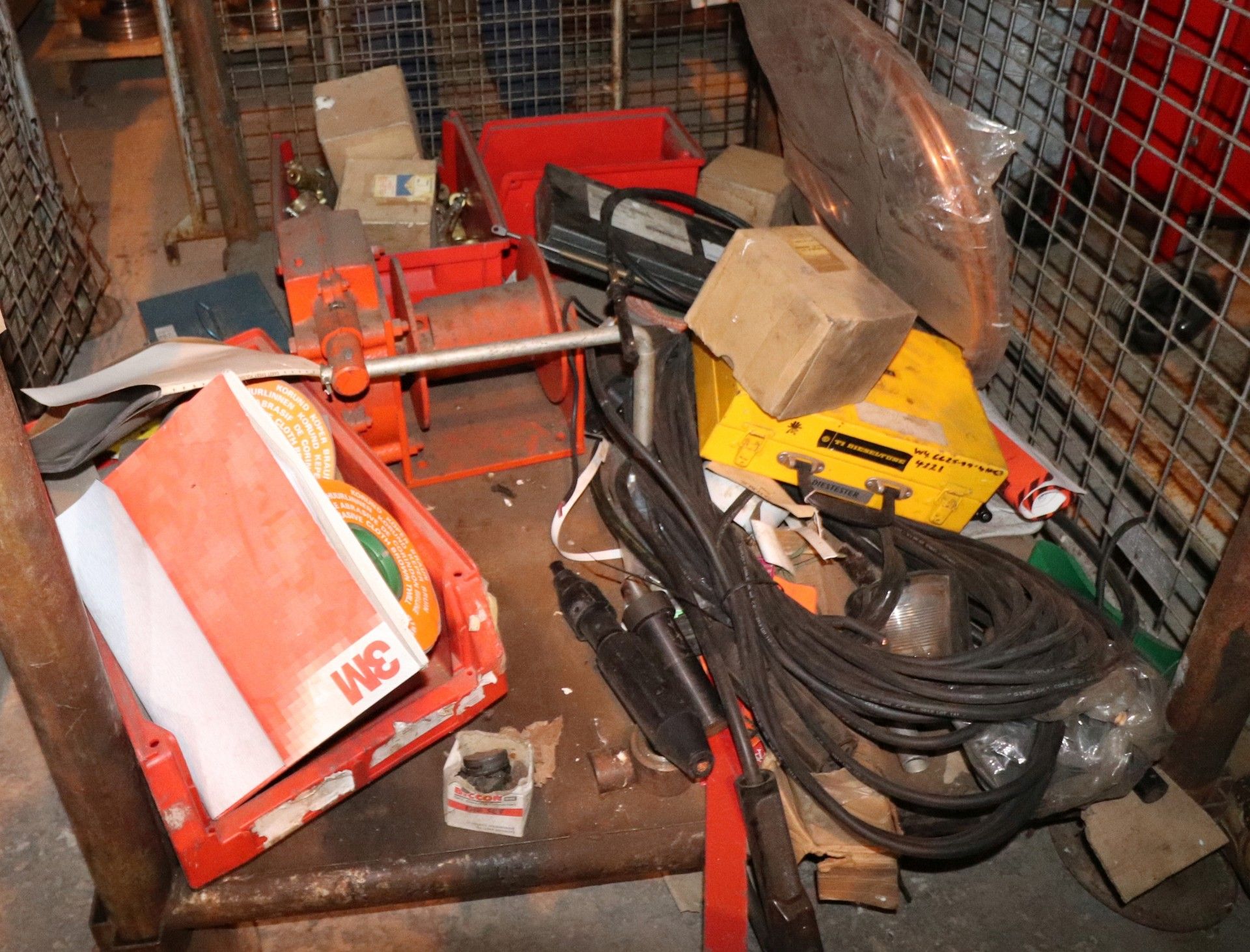 Assorted Workshop Equipment including Hand Winch, Sanders, Emery tape - Image 6 of 14