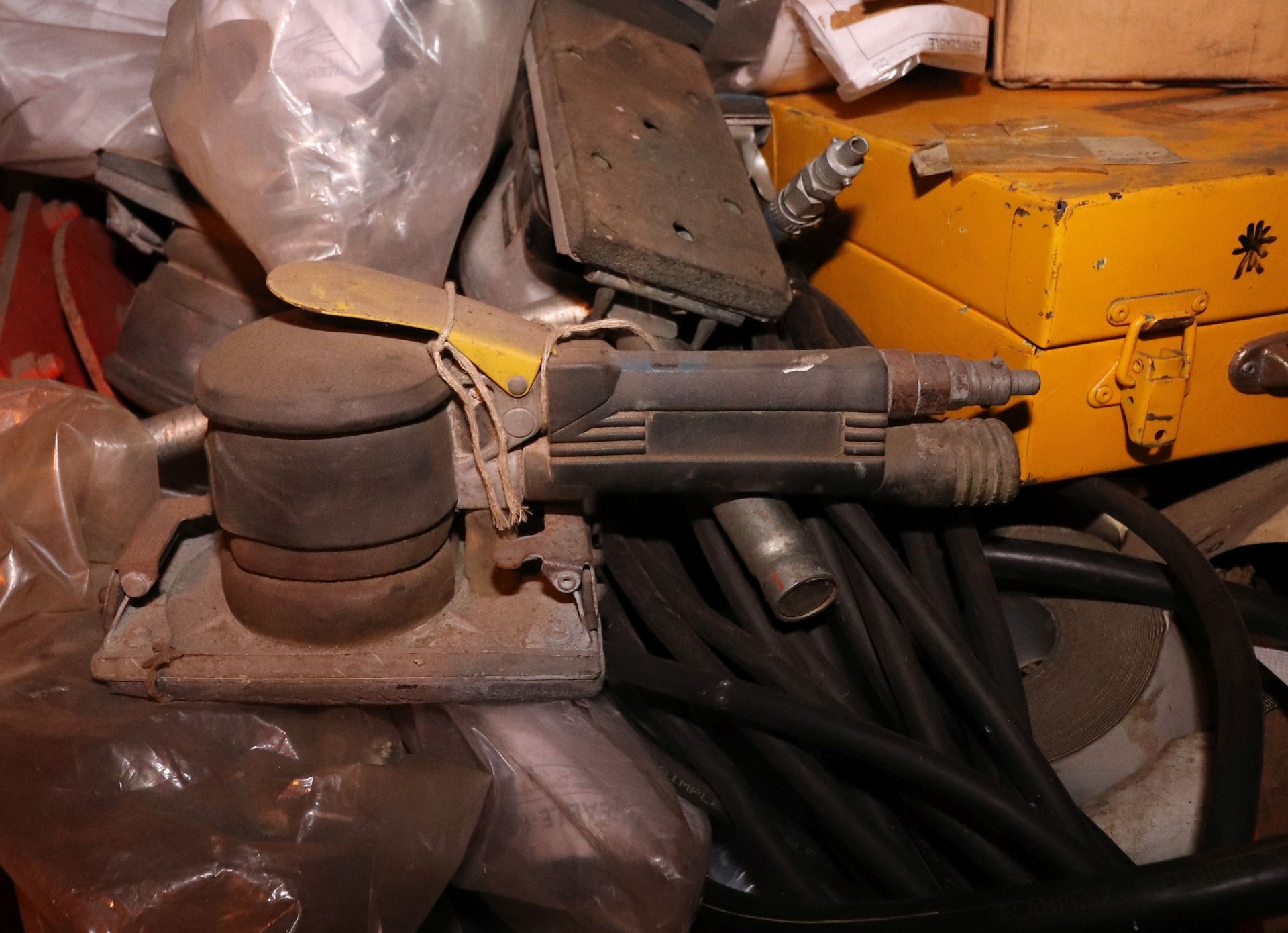 Assorted Workshop Equipment including Hand Winch, Sanders, Emery tape - Image 11 of 14