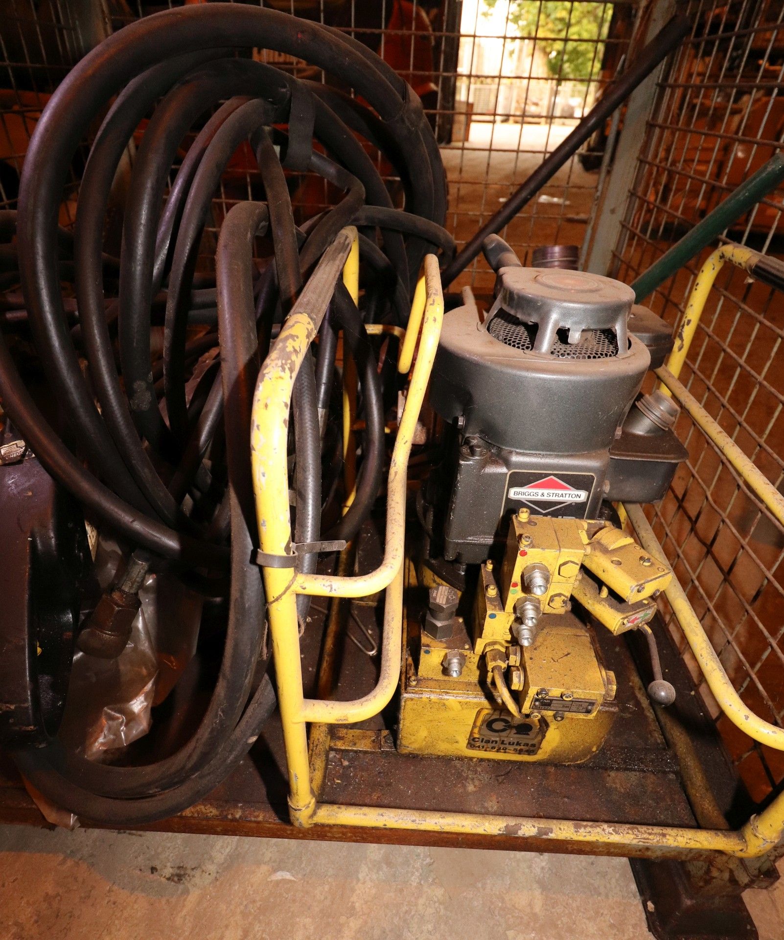 McConnel Hydrochief Hydraulic Driven Chainsaw Kit - Image 3 of 9