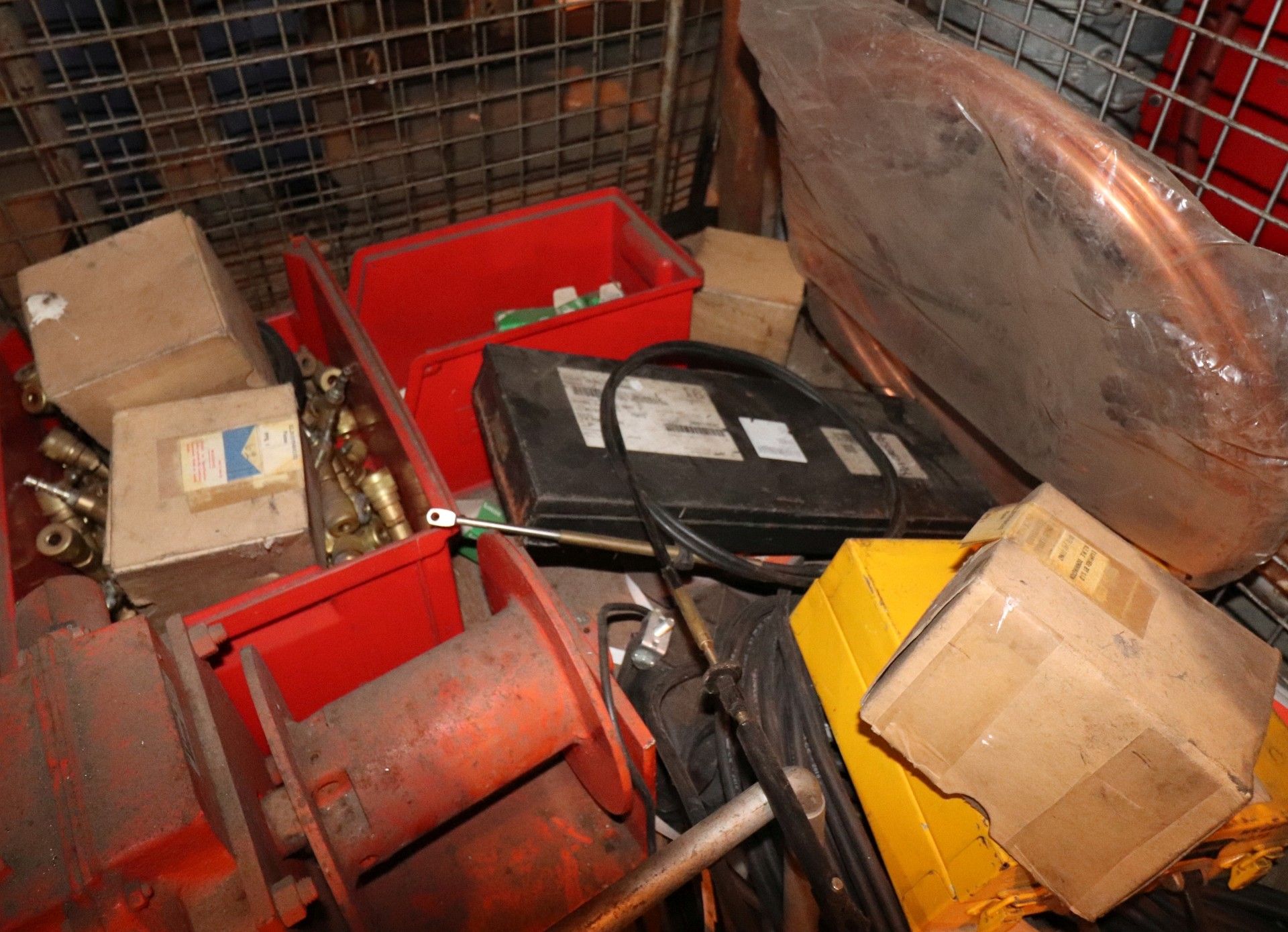 Assorted Workshop Equipment including Hand Winch, Sanders, Emery tape - Image 8 of 14