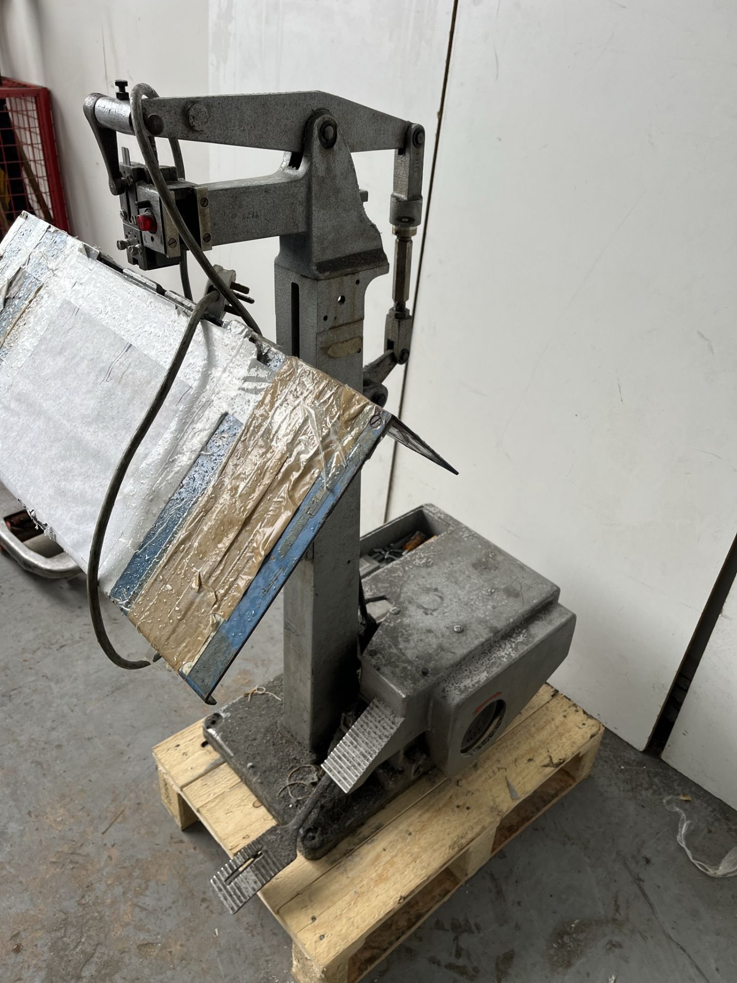 Unbranded Manual Saddle Stitching machine - Image 8 of 9