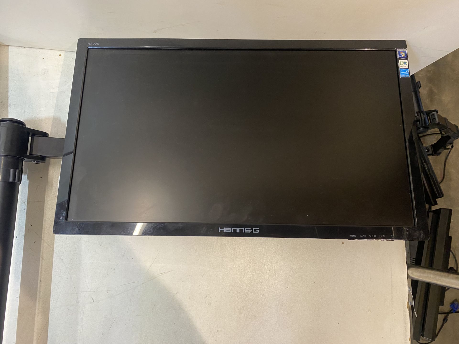 6 x Hanns G He225 21.5" LED LCD Monitors With Desk Mounted Monitor Stands - Image 3 of 17