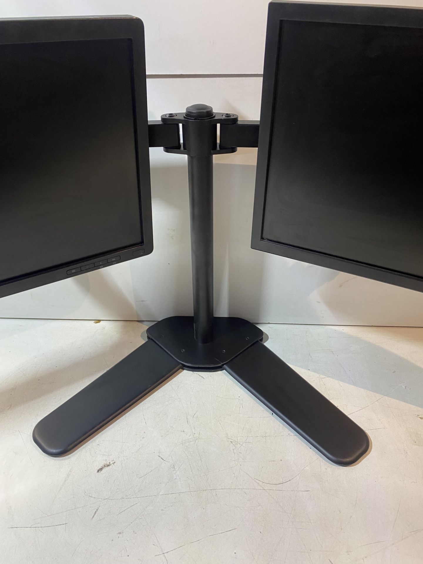 6 x Various HP/Acer/Dell Computer Monitors With Monitor Stands - Image 4 of 31