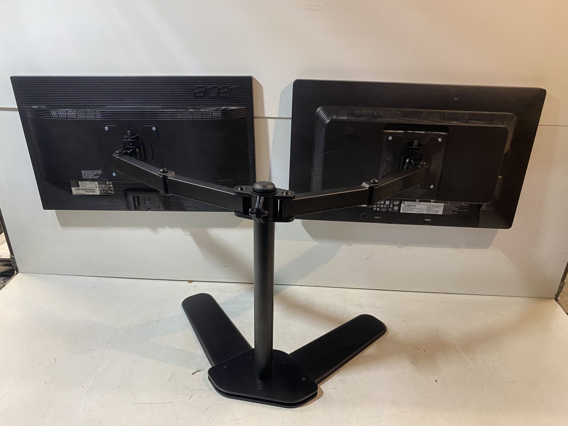 6 x Various HP/Acer/Dell Computer Monitors With Monitor Stands - Image 5 of 31