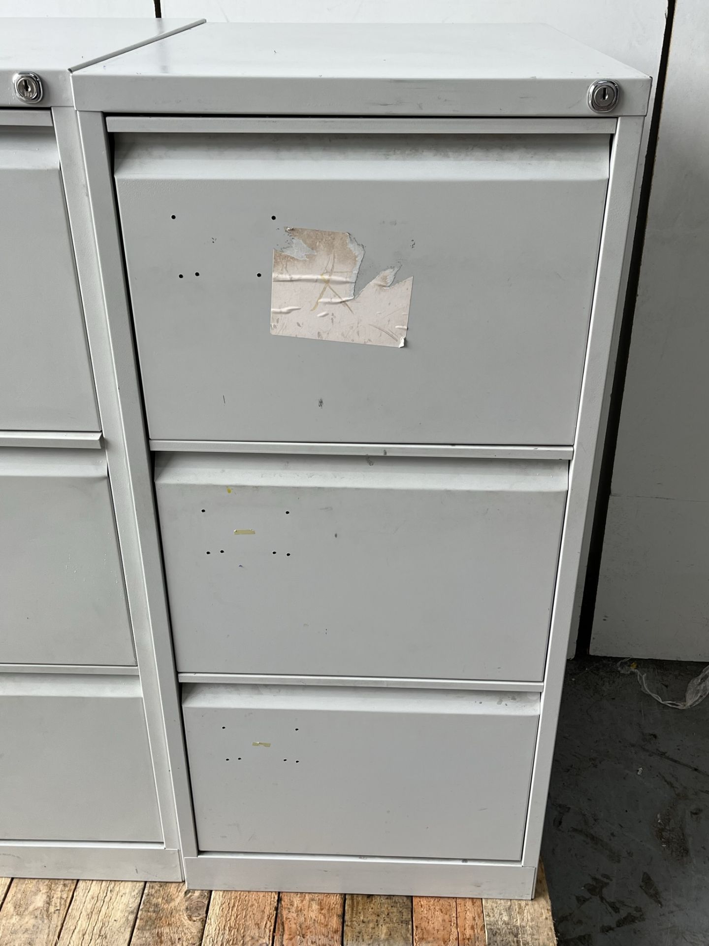 3 x Unbranded Metal 3 Drawer Filing Cabinets *Missing Keys* - Image 4 of 4