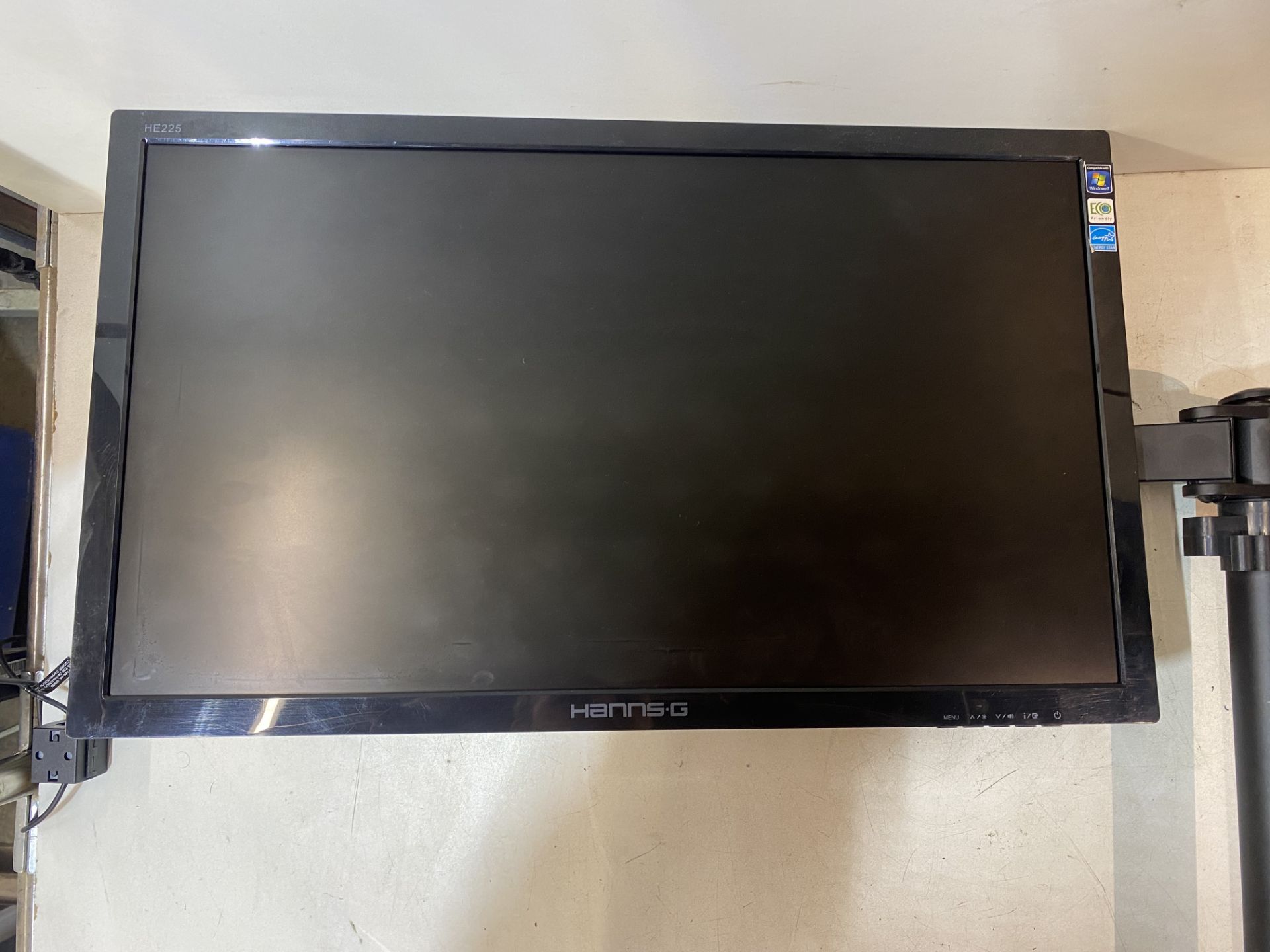 6 x Hanns G He225 21.5" LED LCD Monitors With Desk Mounted Monitor Stands - Image 2 of 17
