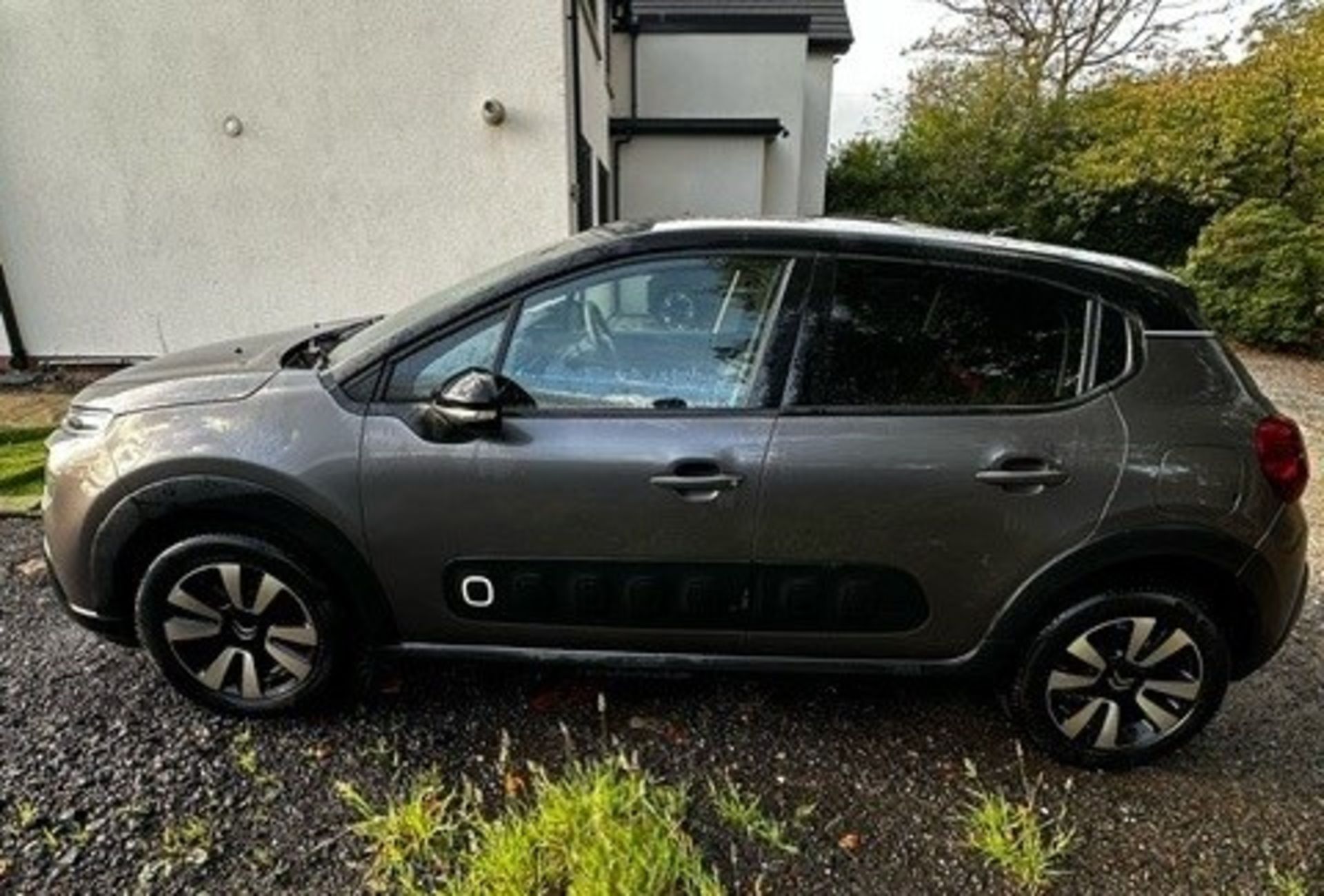 Citroen C3 Flair & Puretech S/S 5dr Hatchback | Reg: LG70 ZBE | Mileage: 10,650 | ZERO VAT - Image 3 of 16