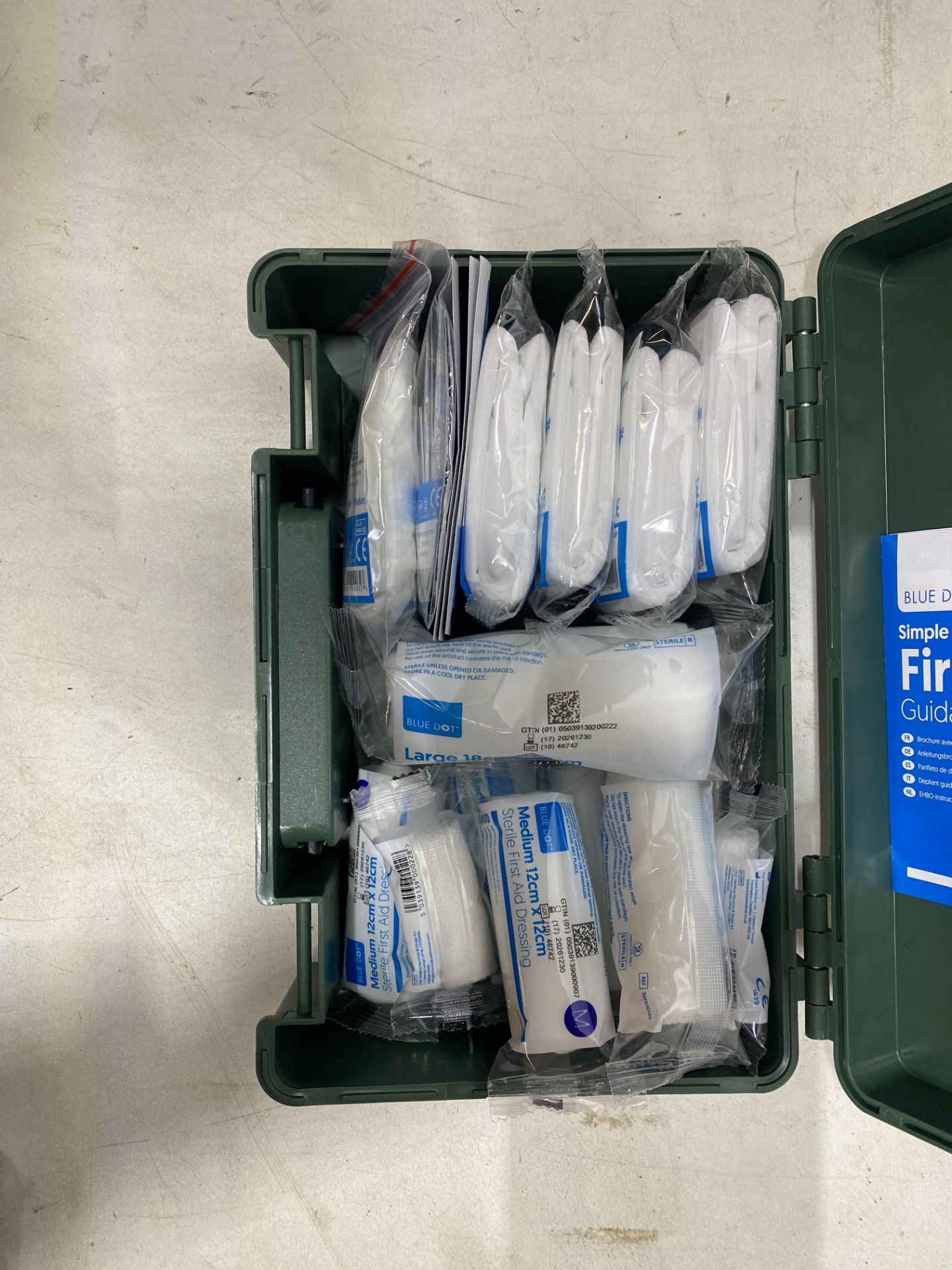 34 x Blue Dot Standard HSE 10 Person First Aid Kits - Image 3 of 5