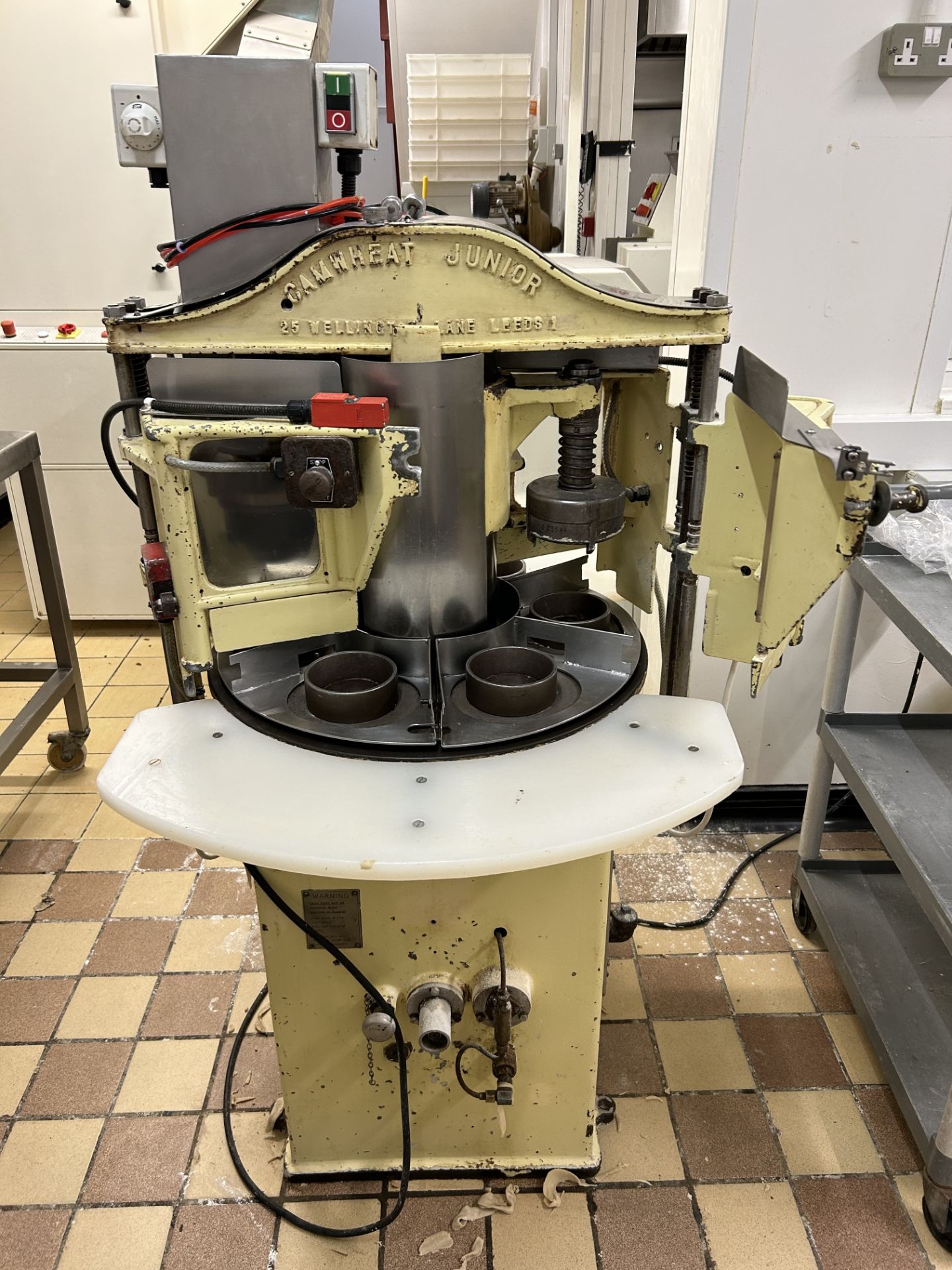 Camheat Junior 6 Pot Pie Making Machine | LOCATED IN WHITEFIELD