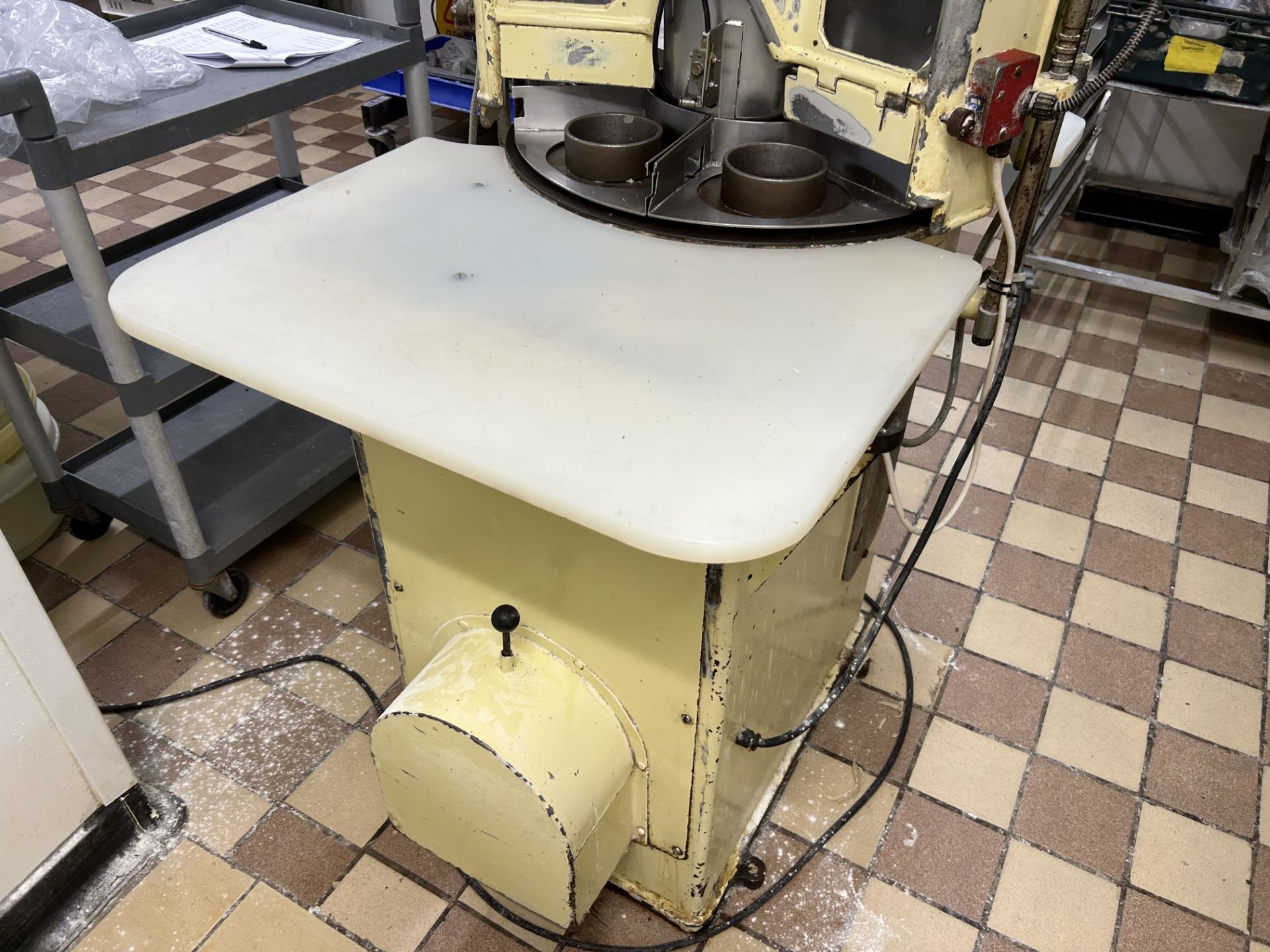 Camheat Junior 6 Pot Pie Making Machine | LOCATED IN WHITEFIELD - Image 7 of 7