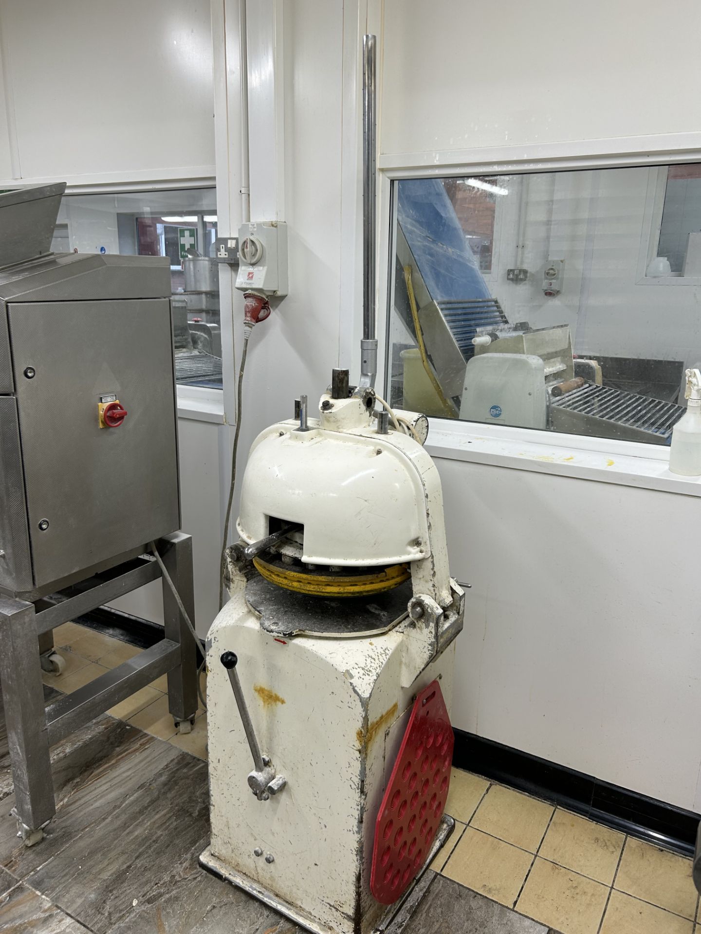 Norbake Cresta Semi Automatic 16pc Manual Dough Divider Press | LOCATED IN WHITEFIELD - Image 3 of 4