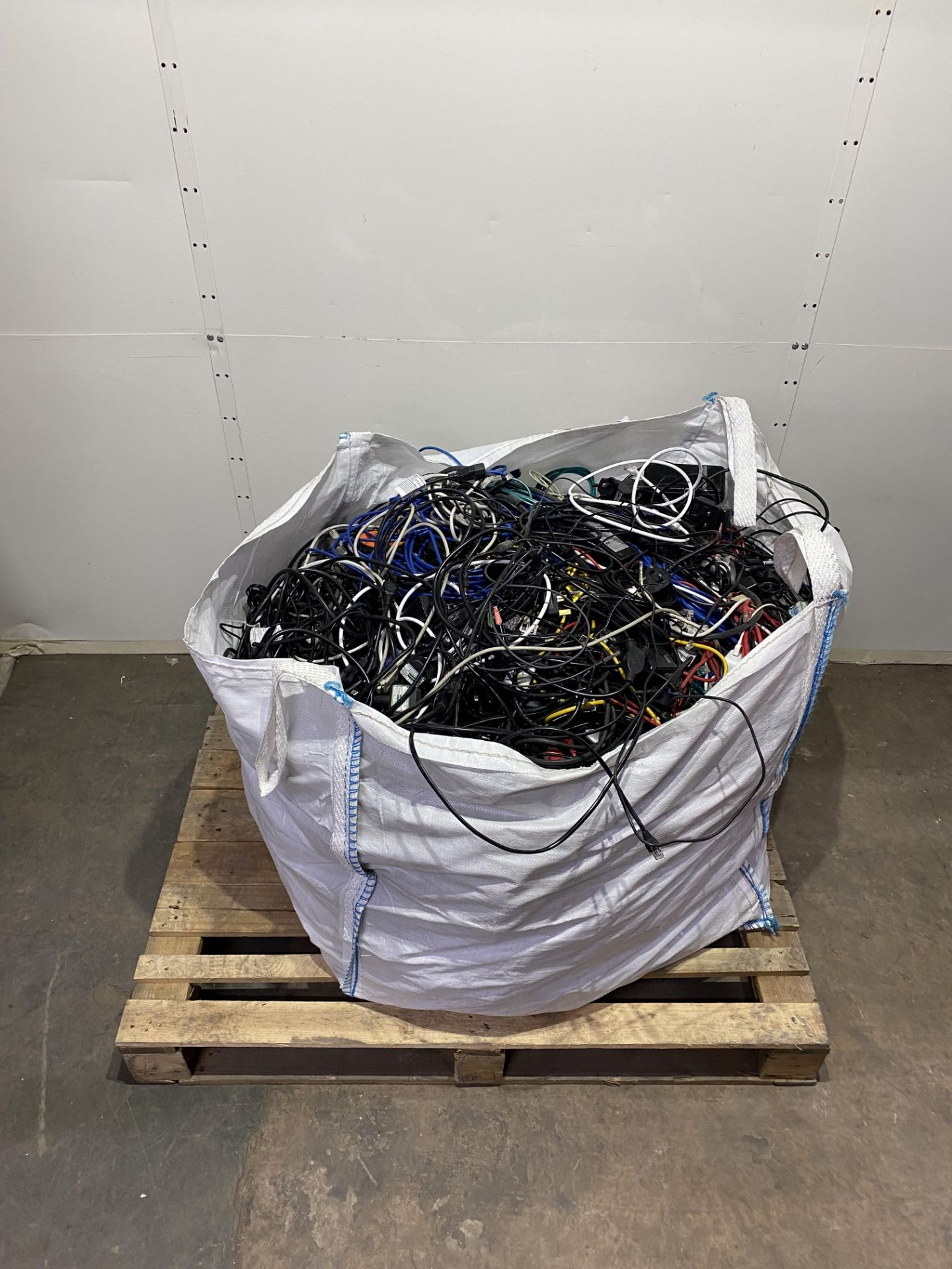 Large Quantity Of Various Electronic Wires, 140kg Bag - Image 2 of 12