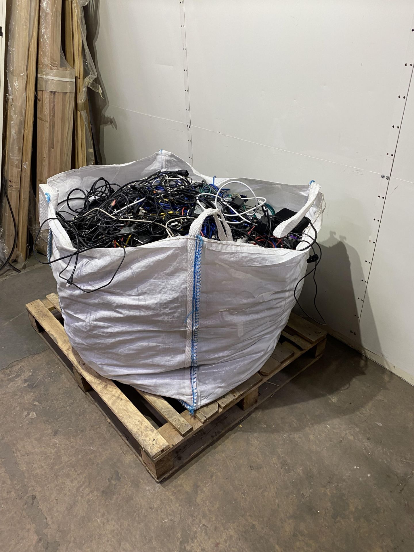 Large Quantity Of Various Electronic Wires, 140kg Bag - Image 4 of 12