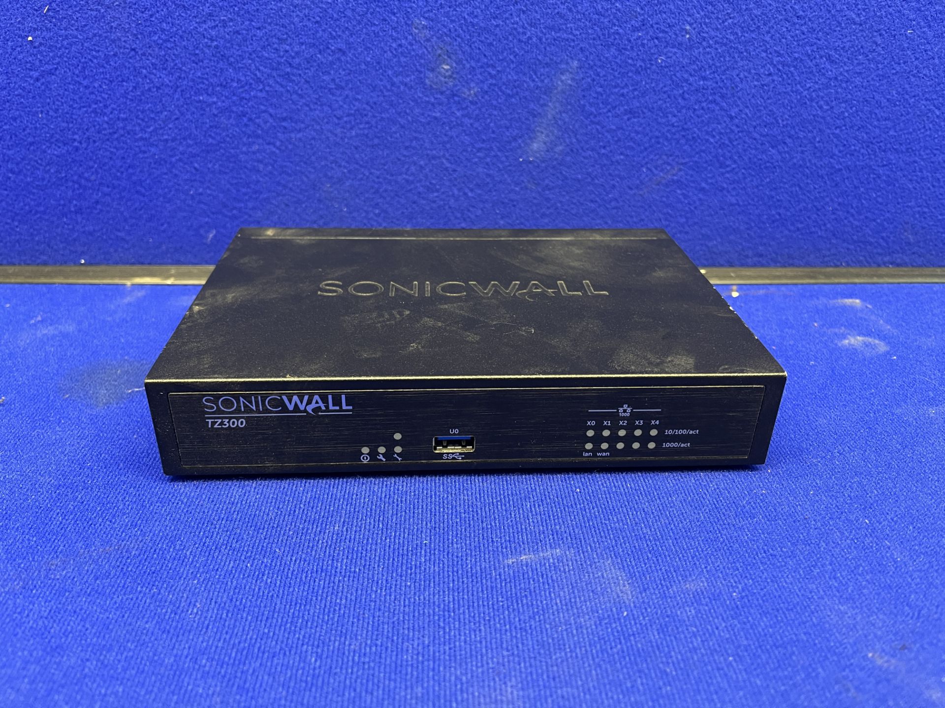 SONICWALL TZ300 Network Security Appliance